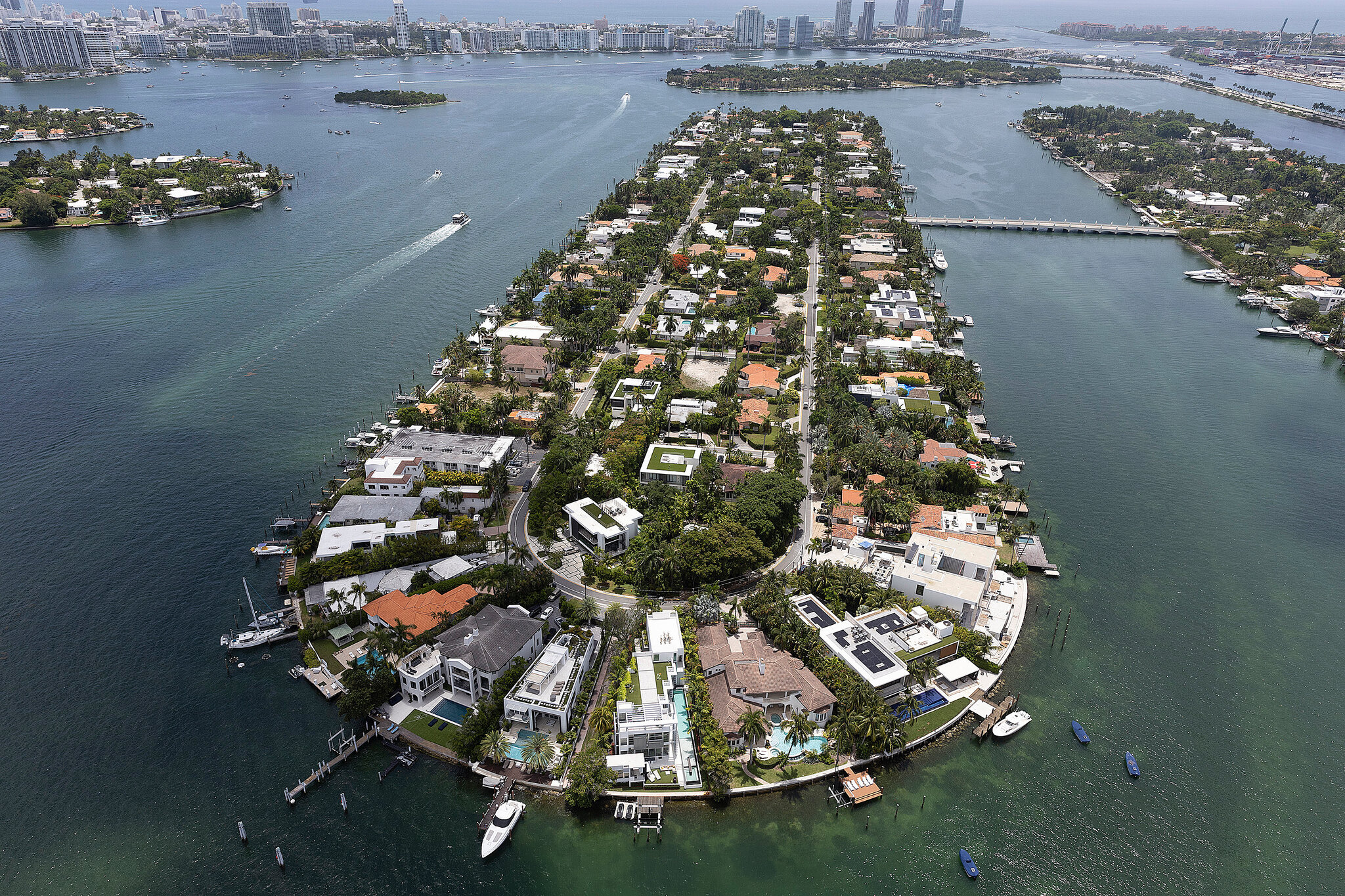 Tugboat Captain Is Charged in Miami Beach Crash That Killed 3 Children