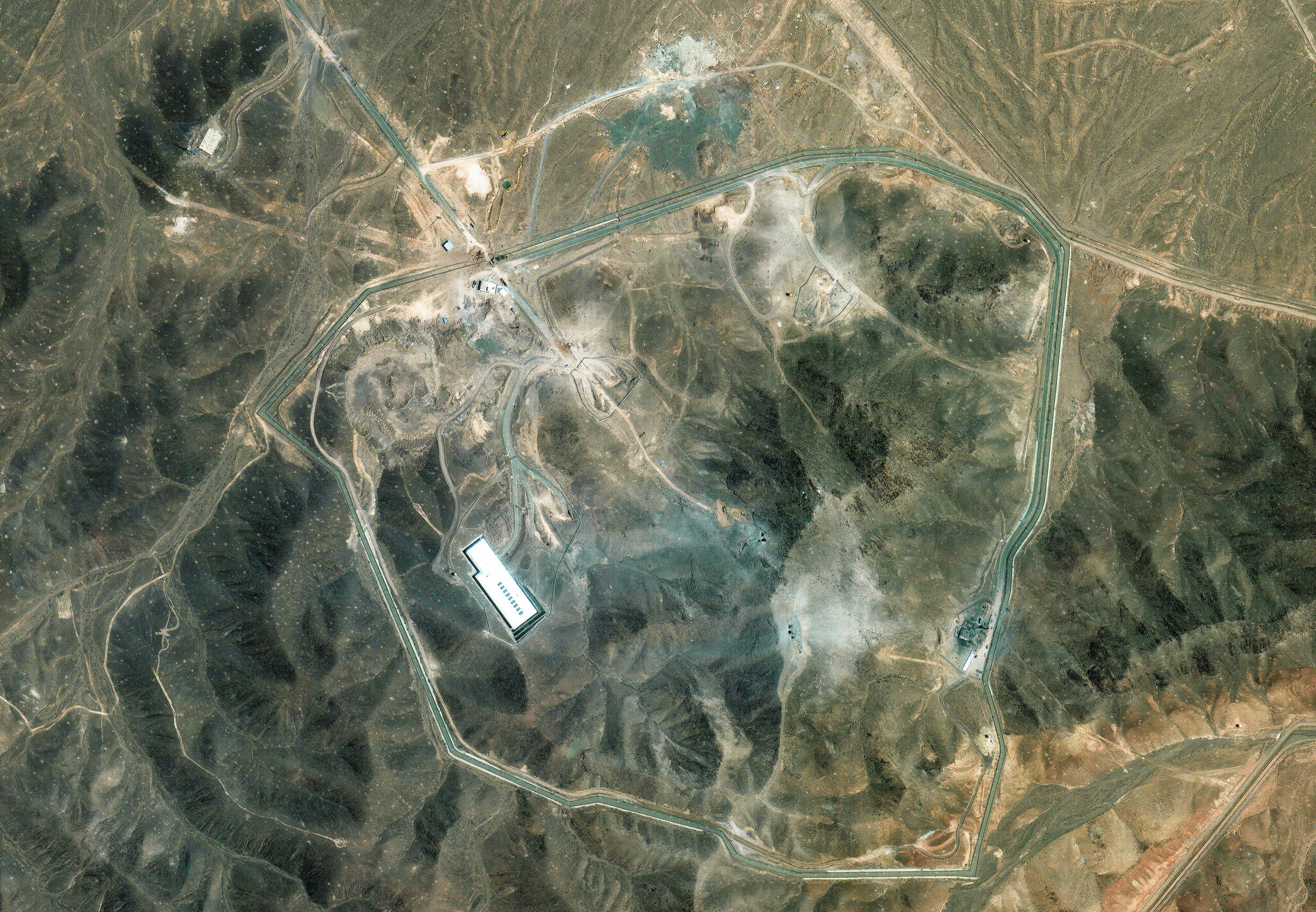 Israel issues an evacuation warning in the Qom region, near an Iranian nuclear site.