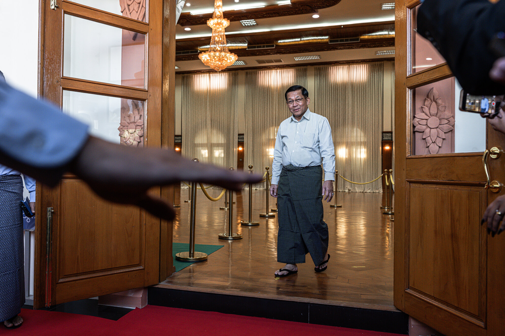 A Junta Chief Eyes the Title of President