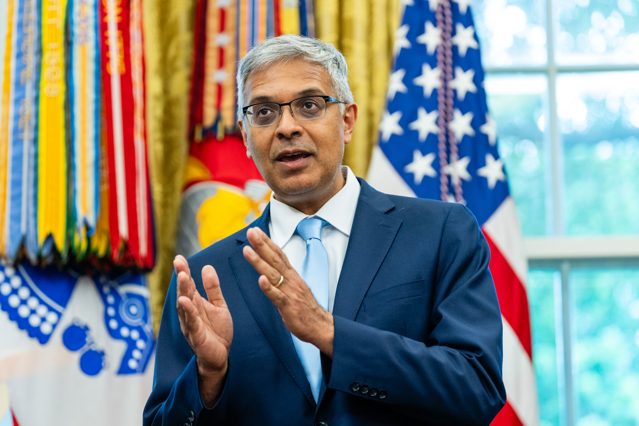 C.D.C.’s New Acting Director Draws Unexpected Praise From Agency Staff