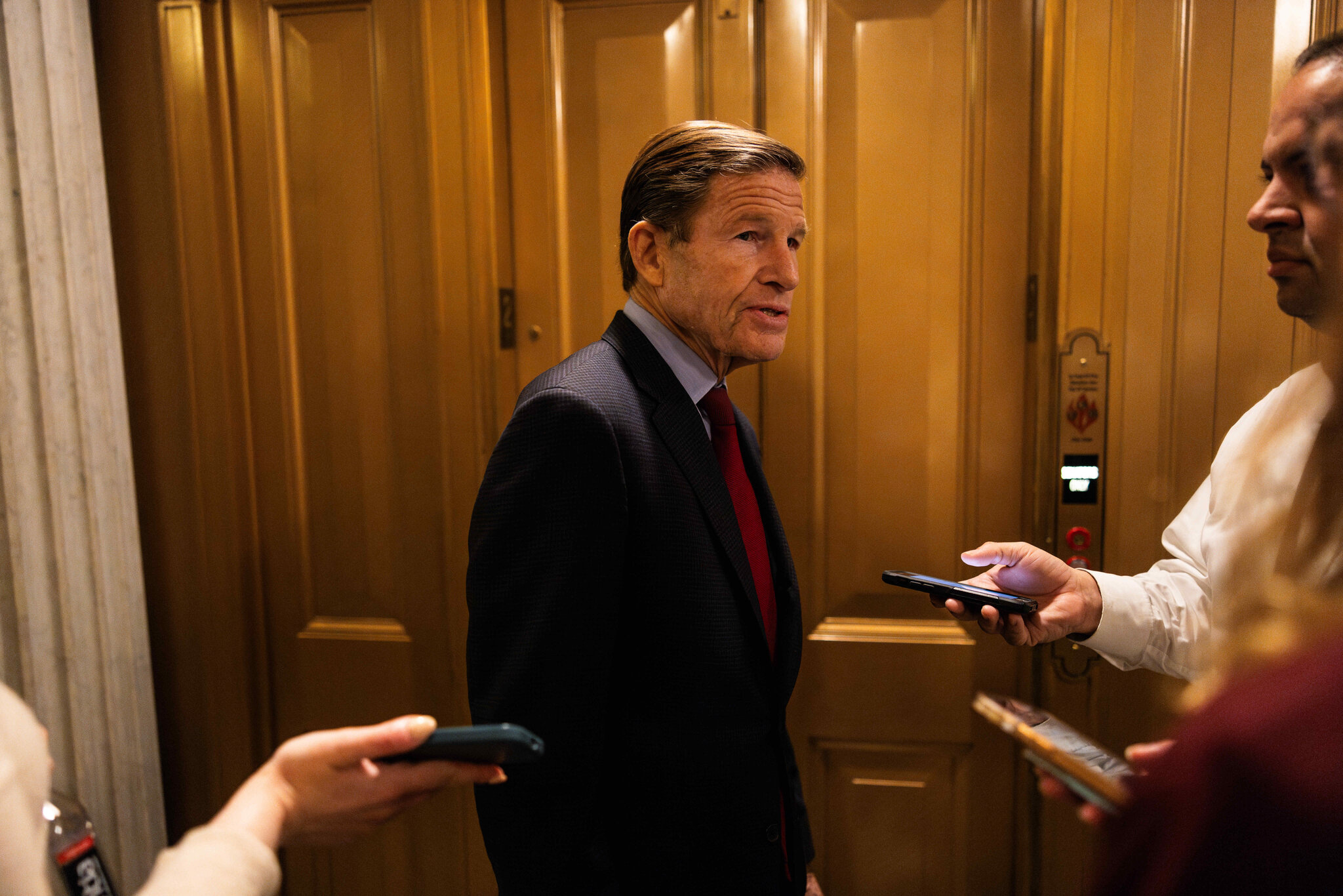 Senate Democrat Opens Inquiry Into Iran Transactions on Binance