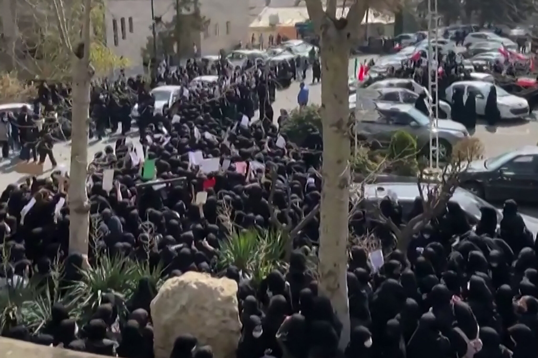 Iran’s Students, Undeterred After Deadly Crackdown, Are Protesting Again