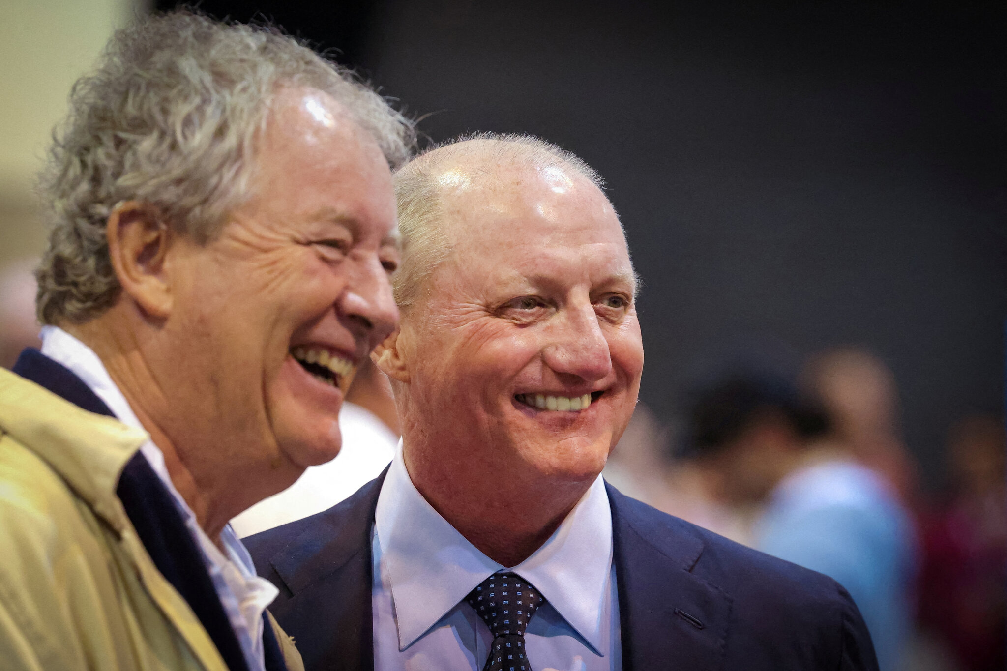 Berkshire Hathaway Posts a Drop in Earnings in Buffett’s Last Year