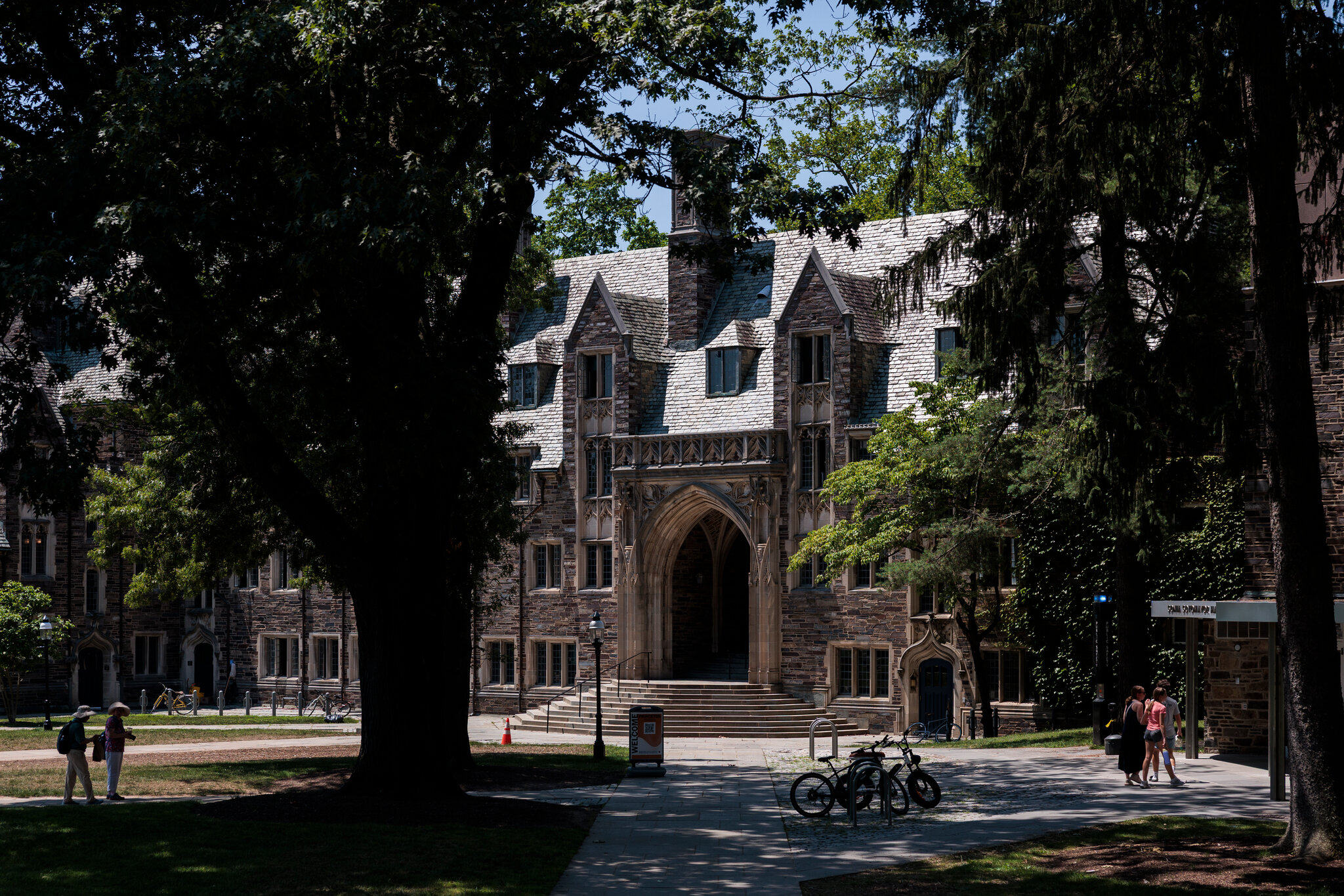 Pentagon to Cut Ties With Top Universities and Think Tanks