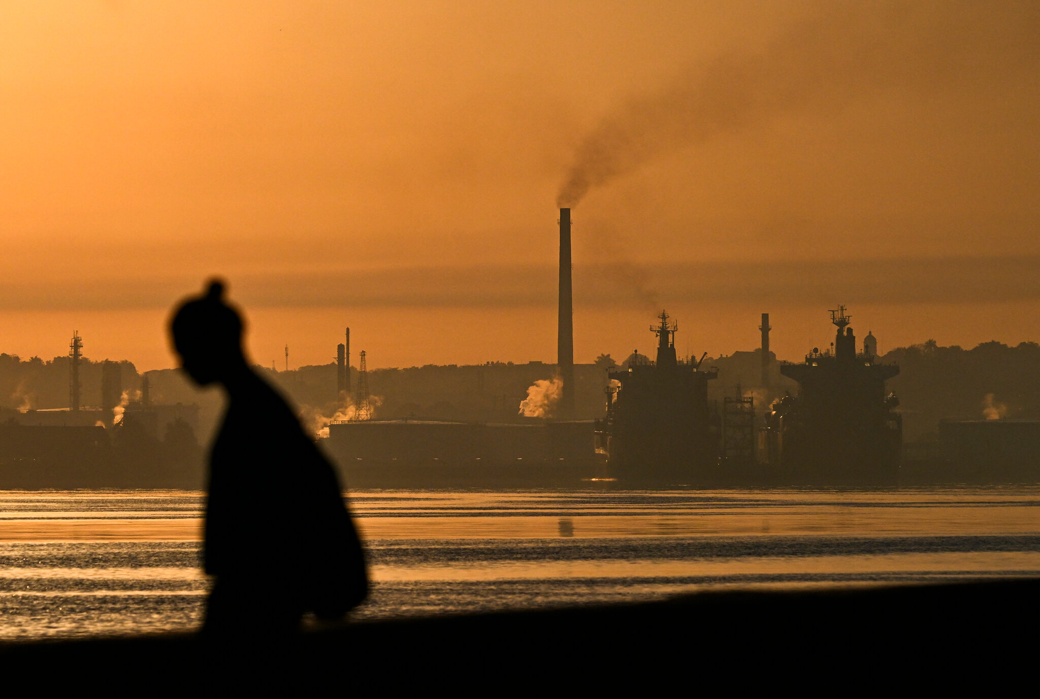 Trump Gives Green Light to Private Oil Sales to Cuba