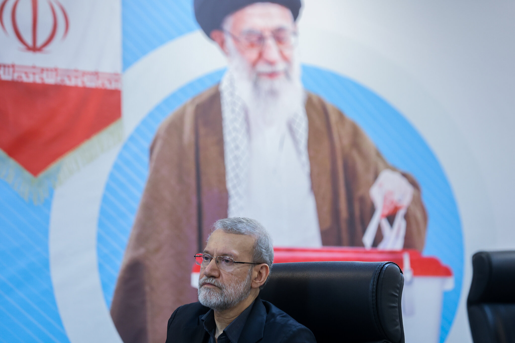 Top Iranian security official says interim government will be formed Sunday.