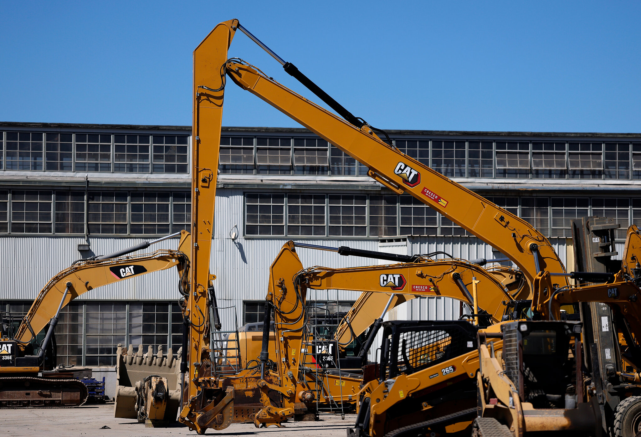 Sales of Heavy Equipment Fall Under Tariff Pressures