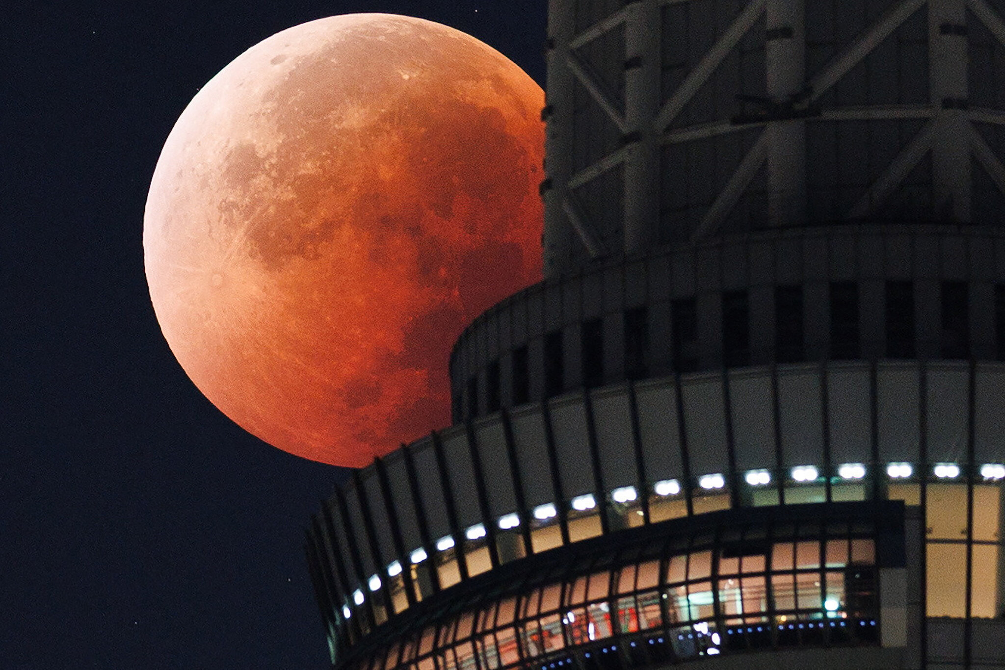 Watch the Moon Turn Blood Red During a Total Lunar Eclipse