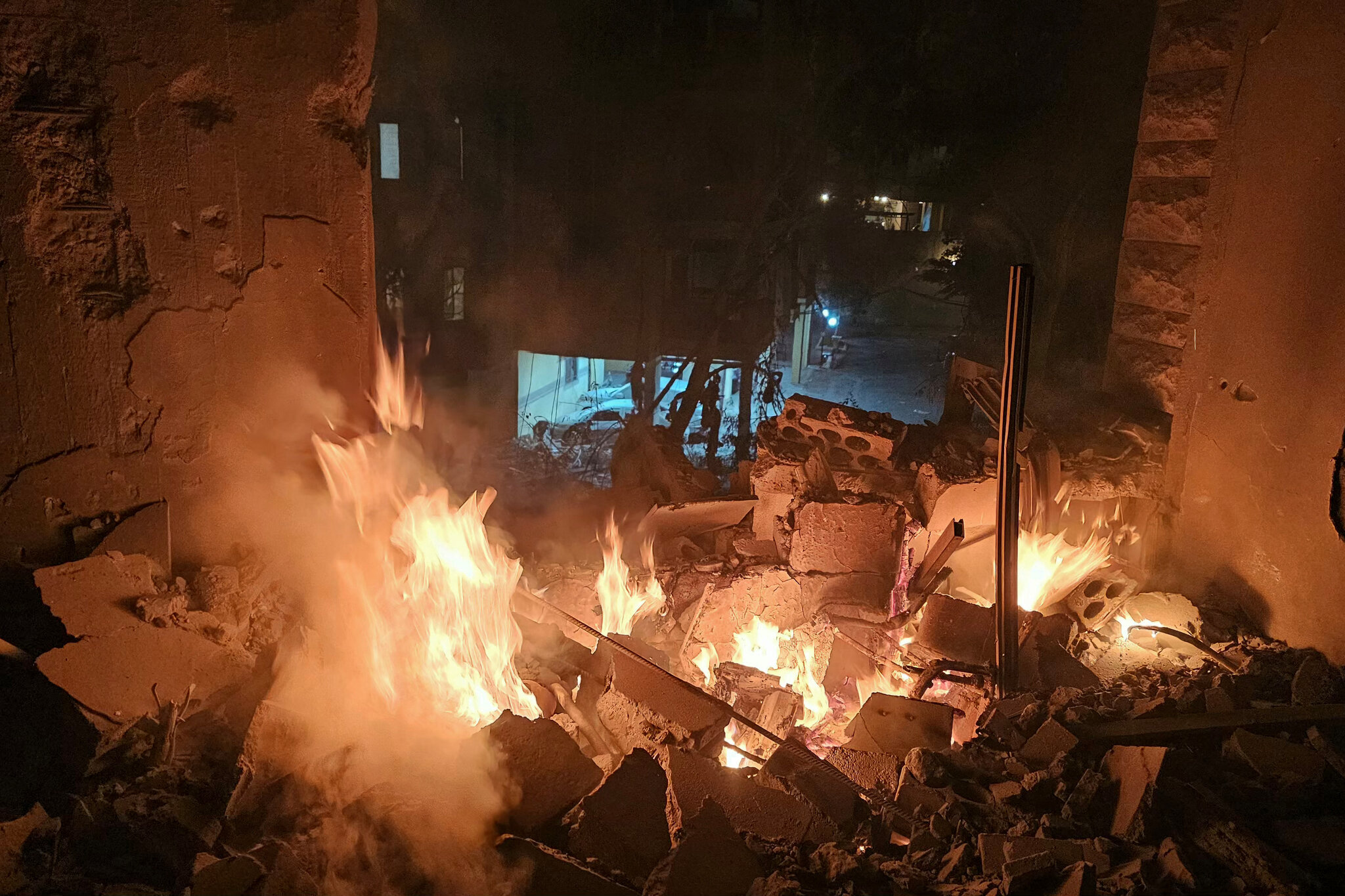 Live Updates: Mideast Conflict Widens Across Multiple Fronts