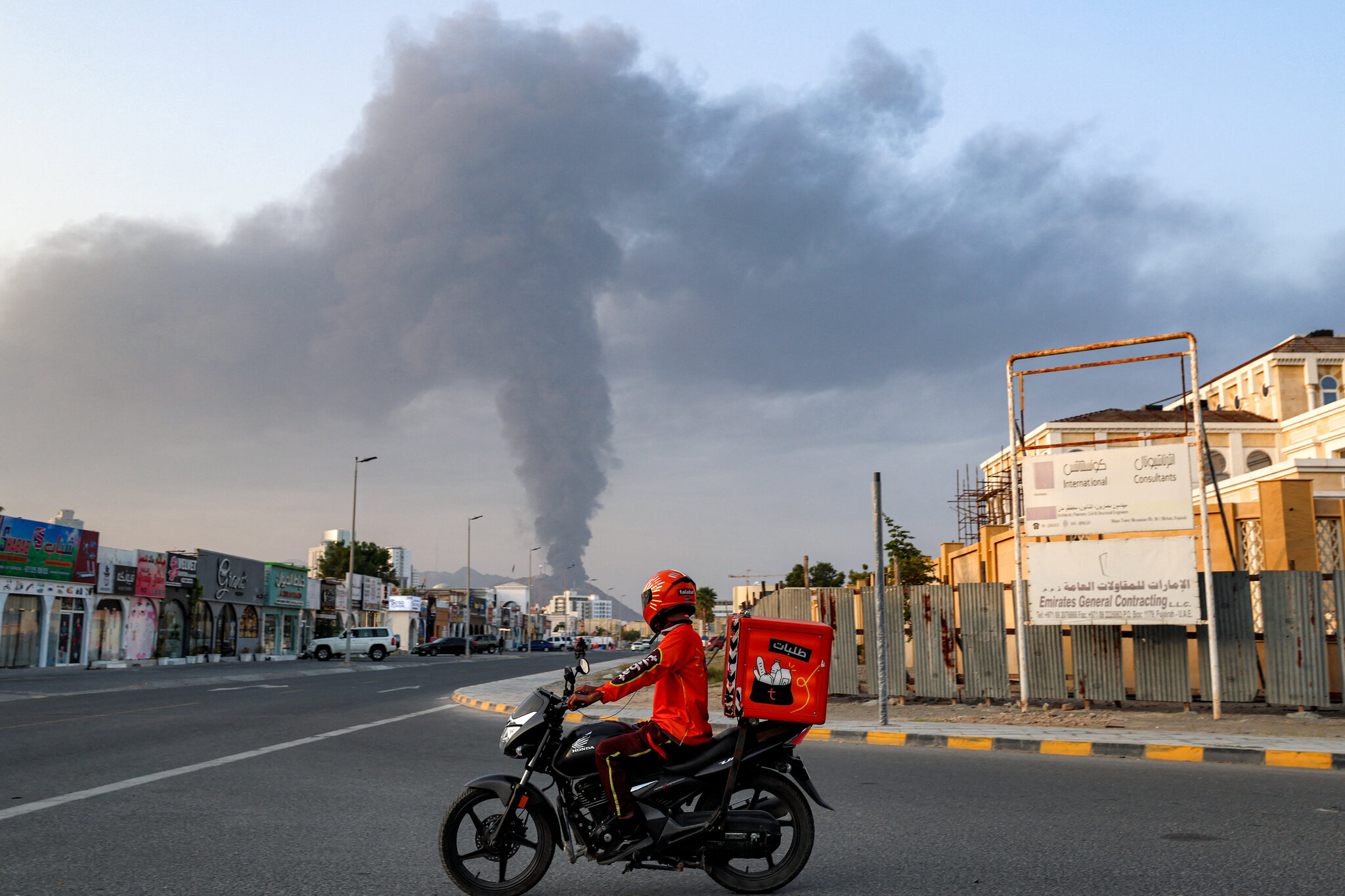 Trapped Between U.S. and Iran, Gulf Countries Face Nightmare Scenario