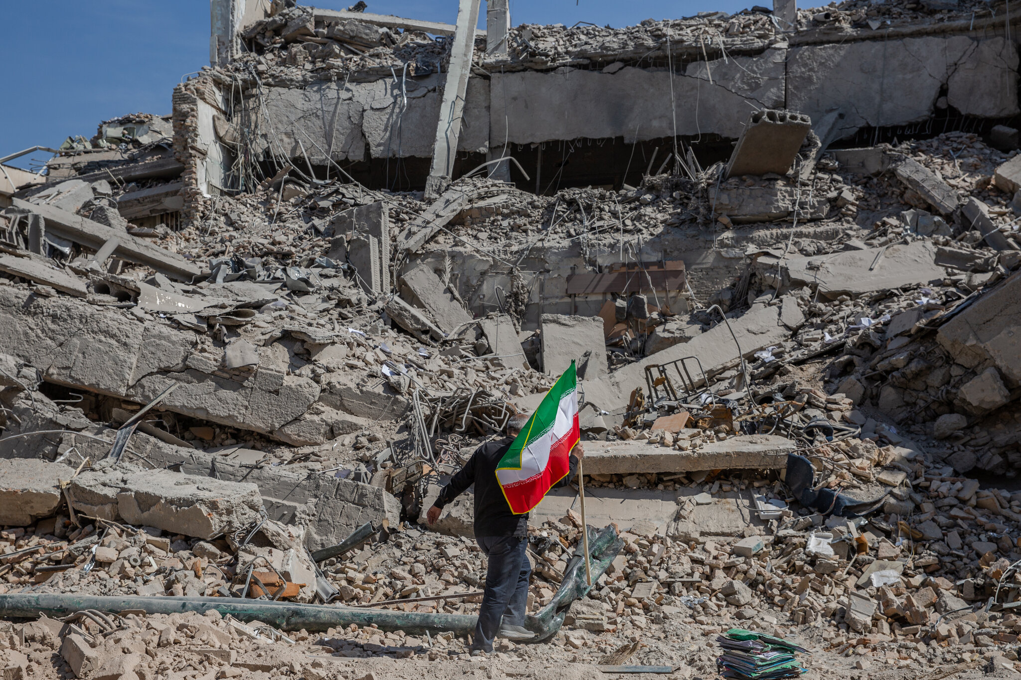 Live Updates: No Letup in Strikes on Iran, U.S. Says, as Mideast Crisis Widens