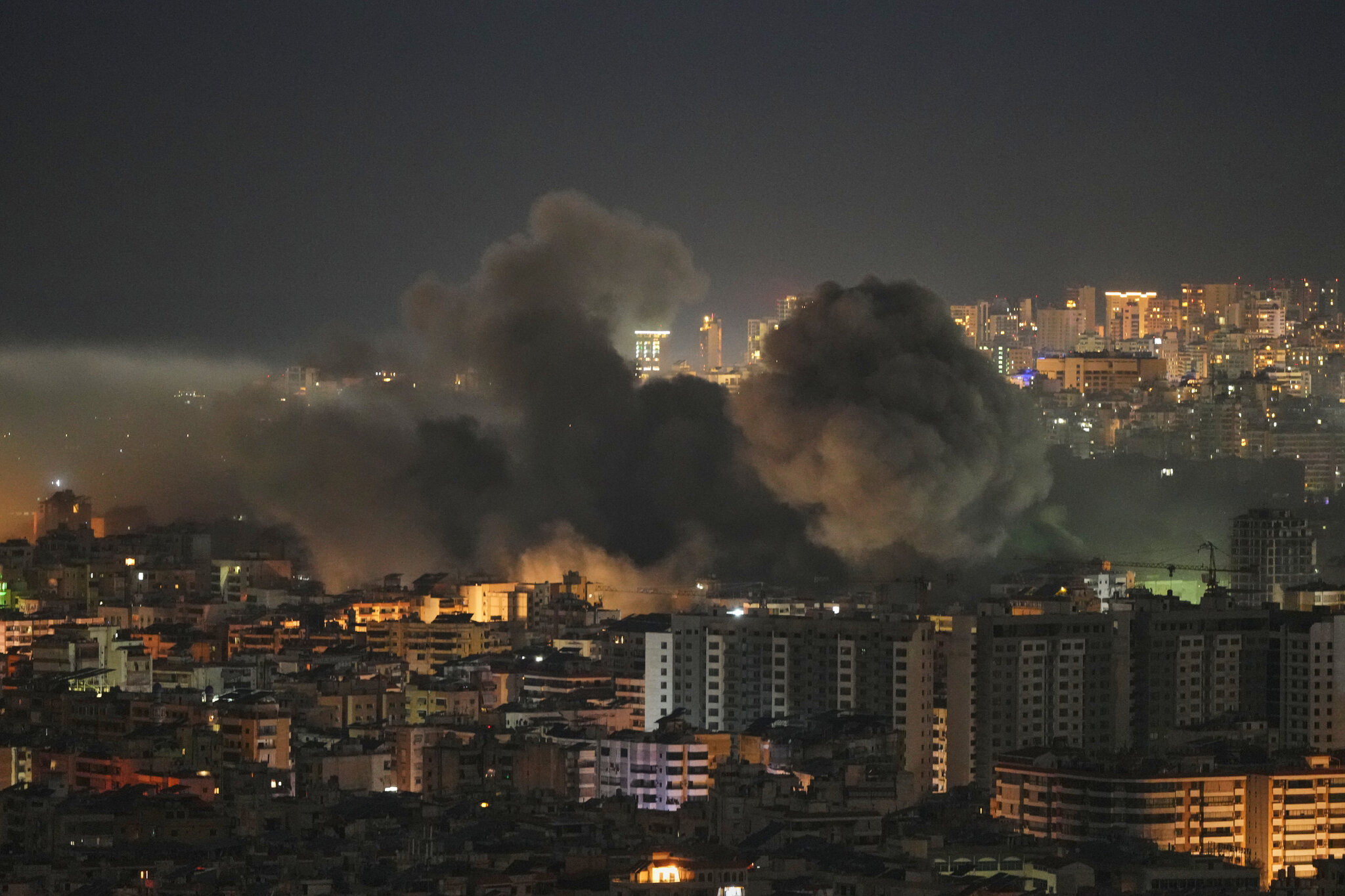 Israel Pounds Southern Beirut, a Hezbollah Stronghold