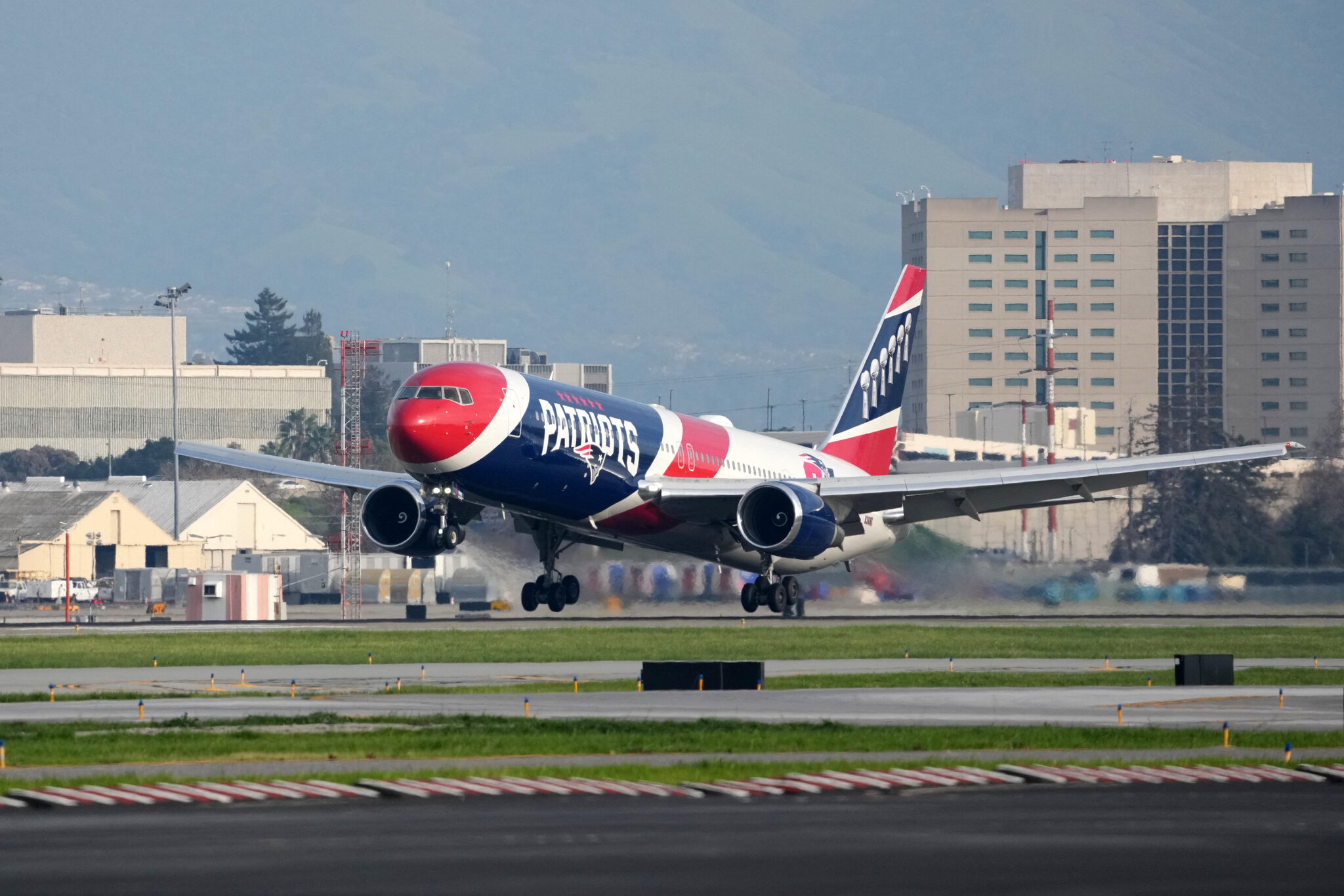 New England Patriots’ Plane Brought Americans Back From Middle East