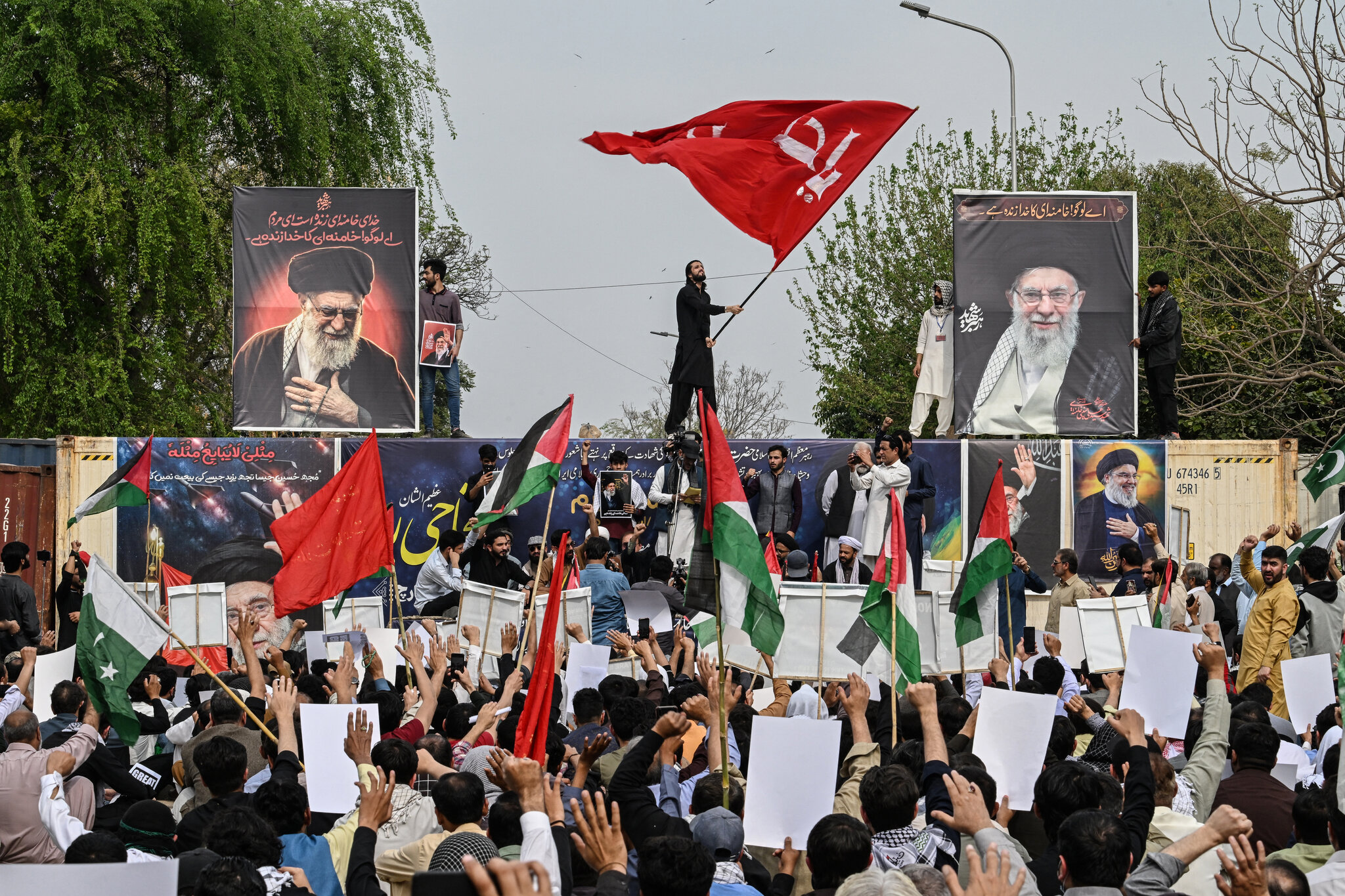 Pakistan Praised Trump. Now It Risks Being Caught Up in His War.