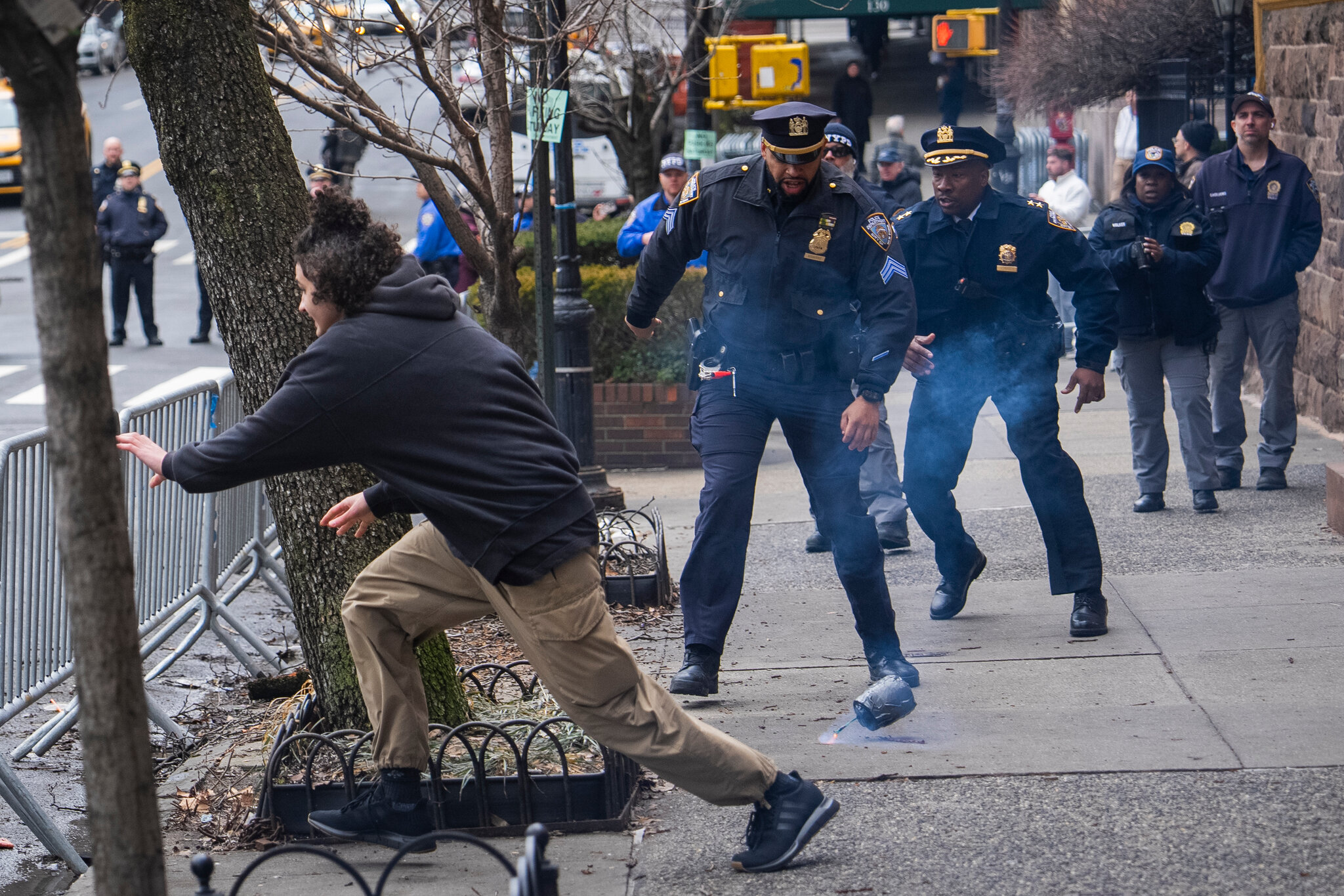 U.S. Authorities Are Investigating Device Thrown Near Gracie Mansion