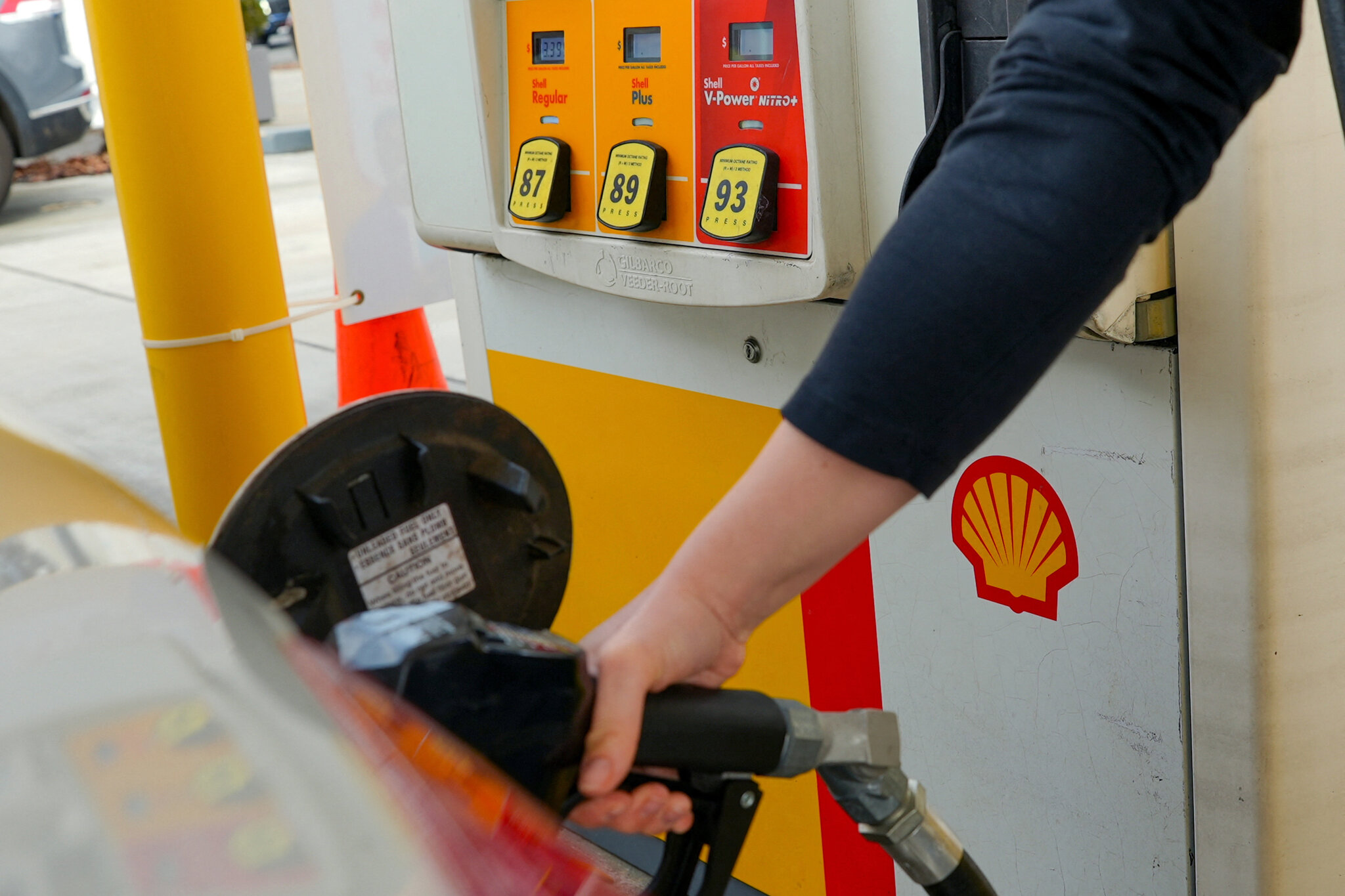 Oil Prices Surge Above $100 a Barrel for the First Time in Almost Four Years