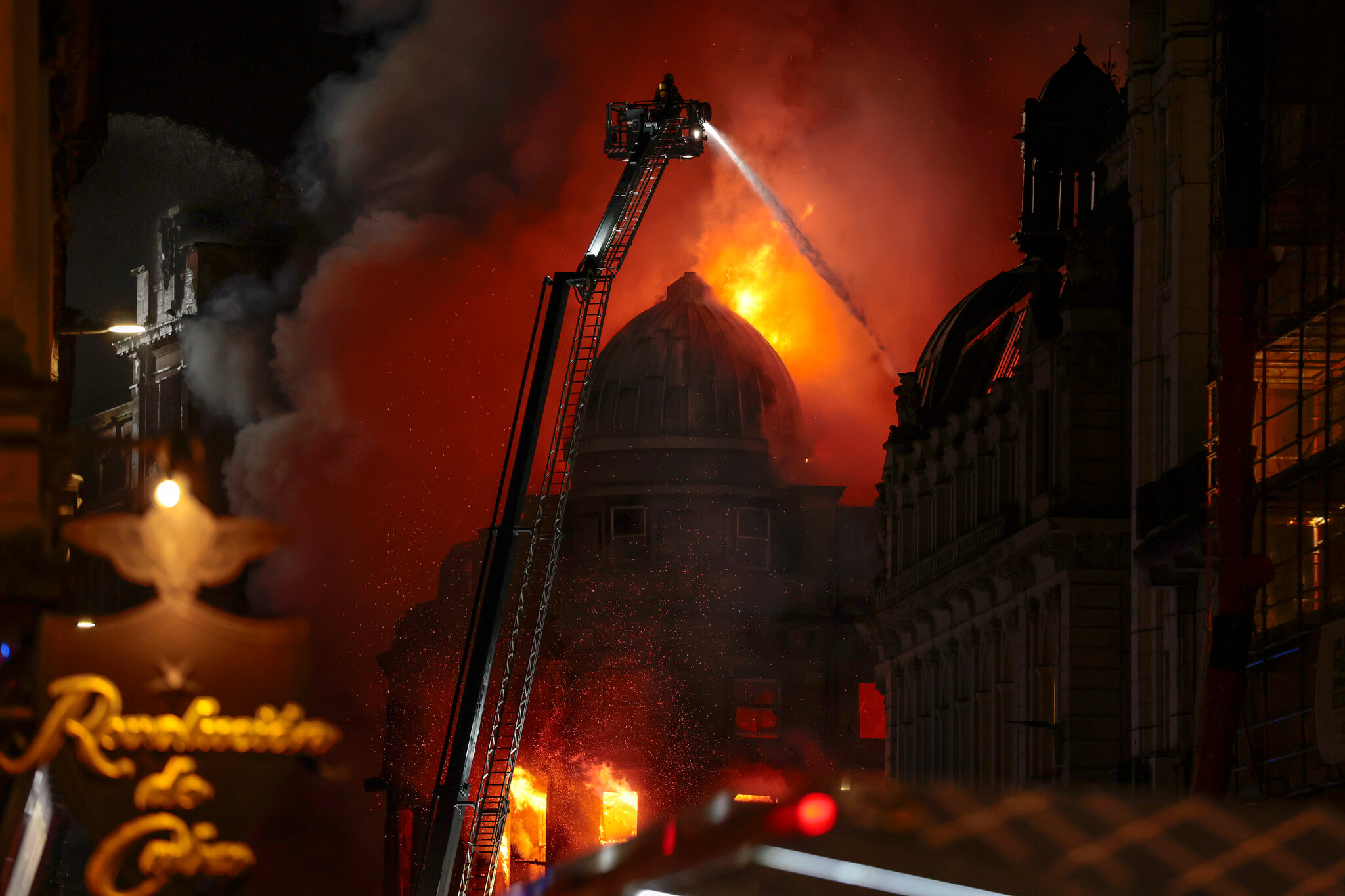 Large Fire in Glasgow Forces Closure of Major Train Station