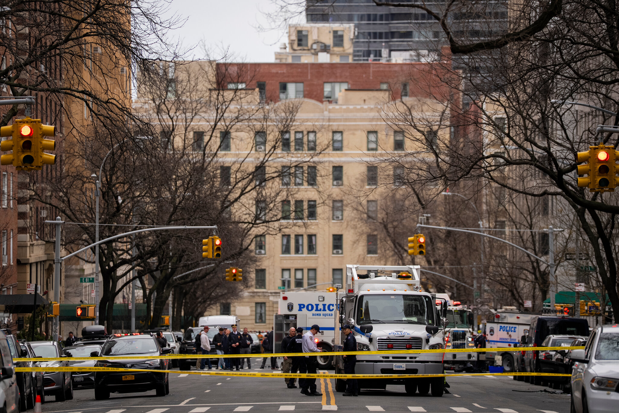 Homes Searched in Pennsylvania After Bomb Near N.Y.C. Mayor’s House