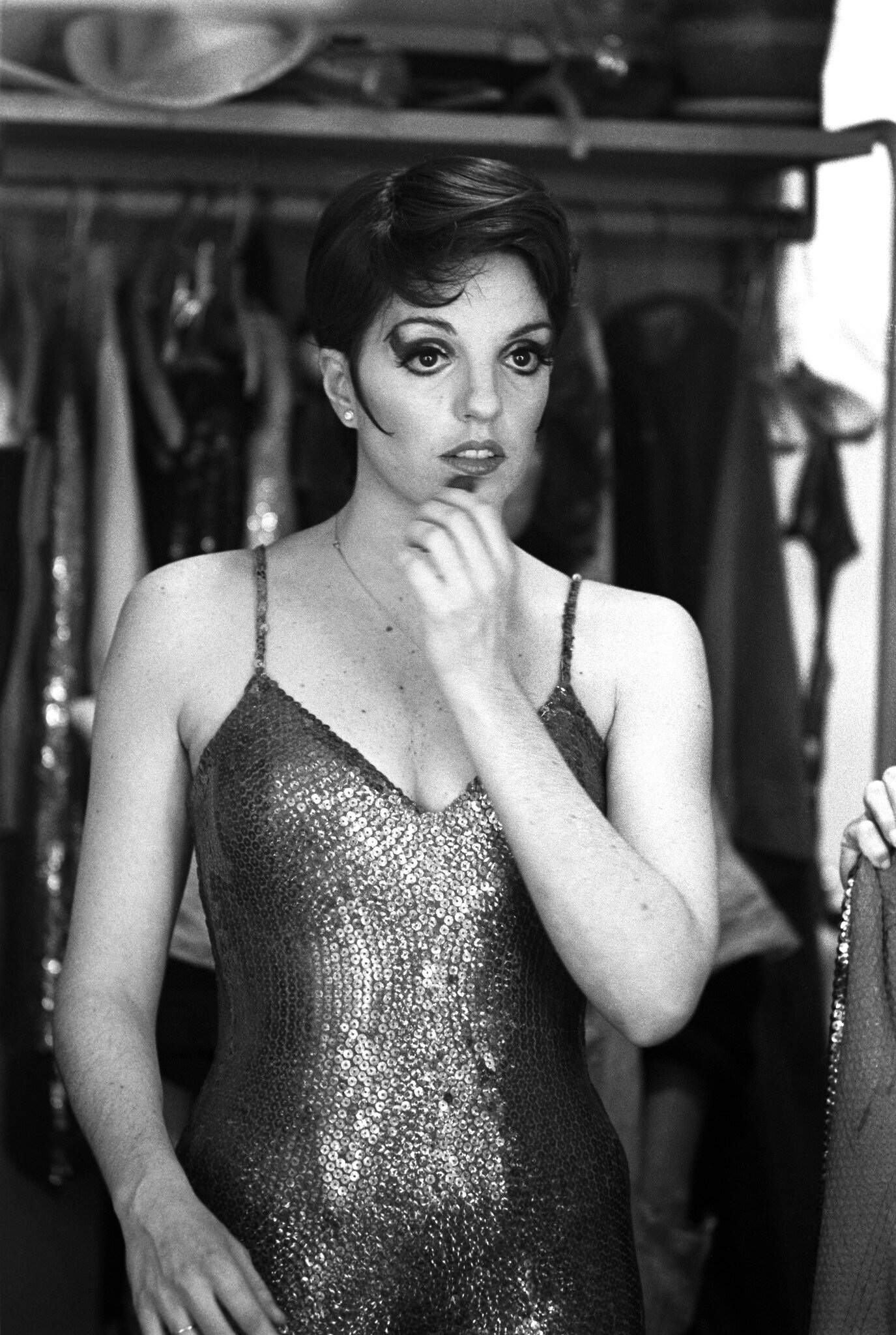 Liza Minnelli’s Memoir Has the Sequins, but Not the Sparkle