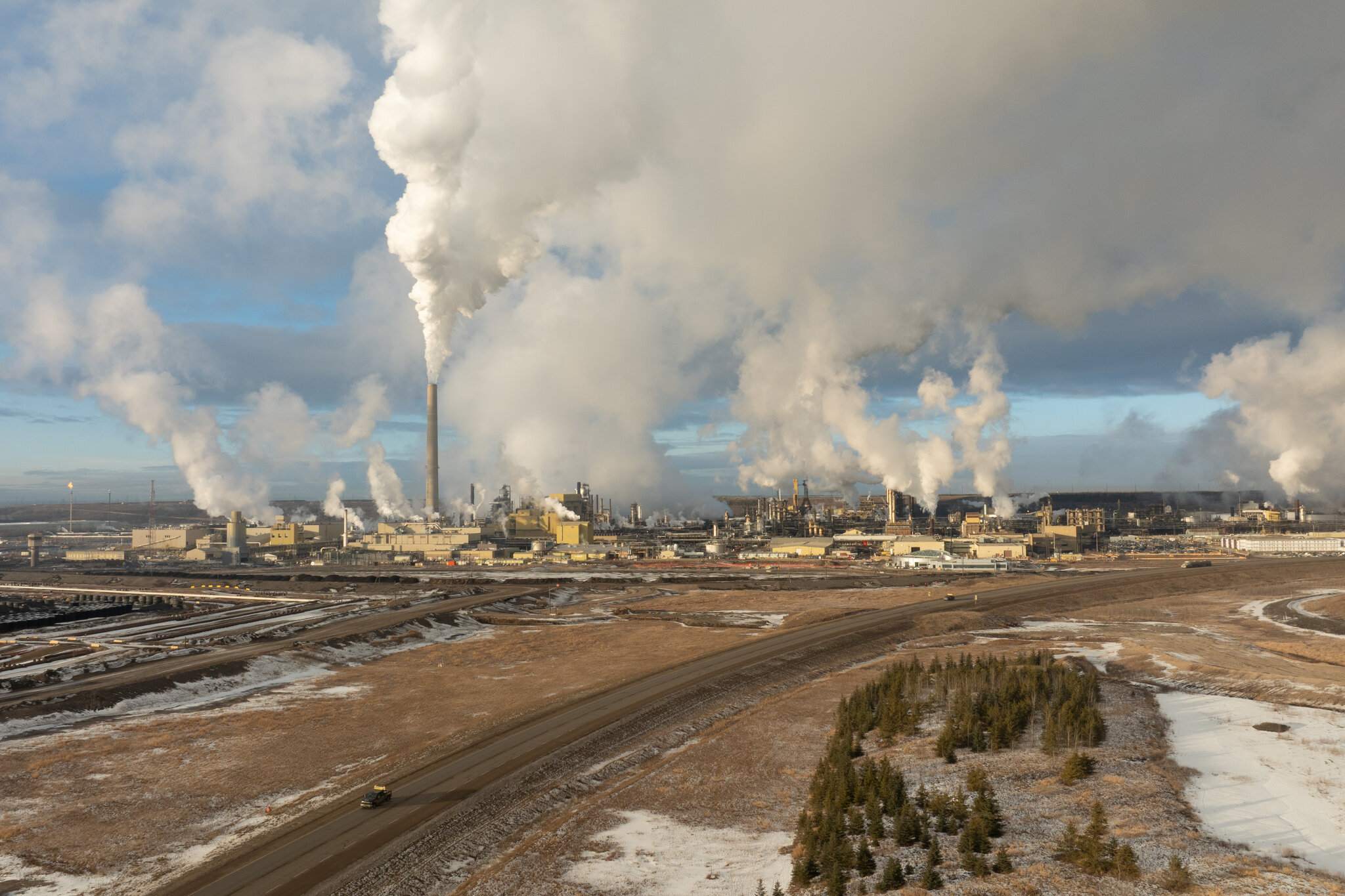 Cancer Haunts Neighbors of Canada’s Oil Sands Wastelands