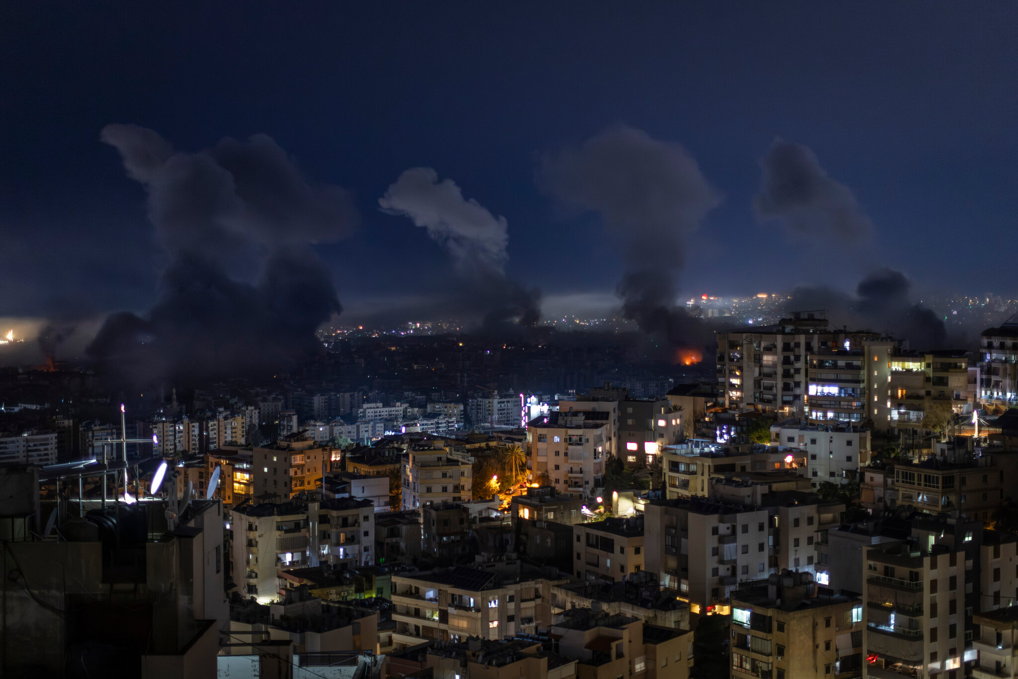 Iran War Live Updates: Iraq Closes Oil Terminals as Energy Prices Surge