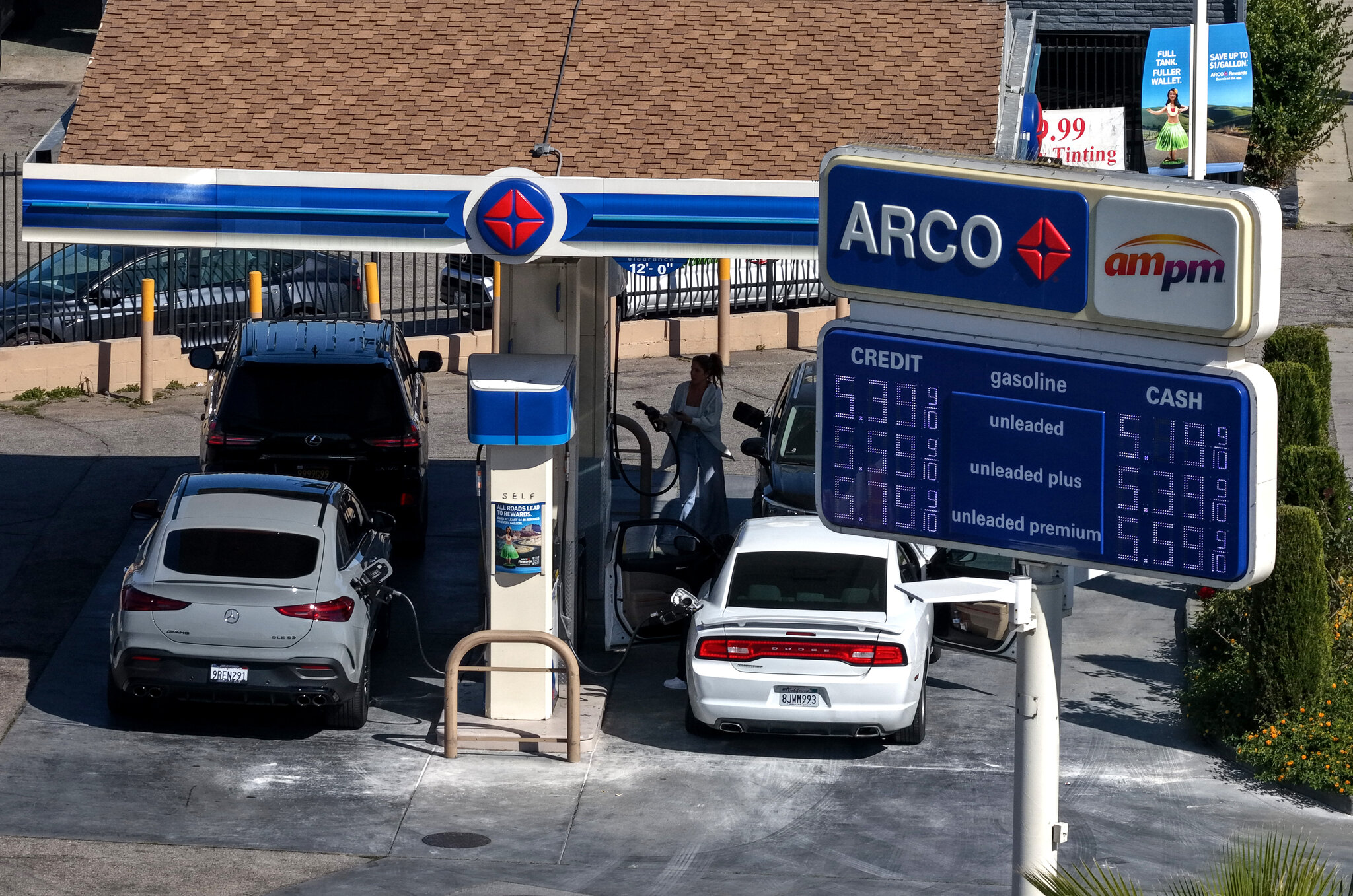 Oil Keeps Pushing Higher Despite Global Release of Reserves