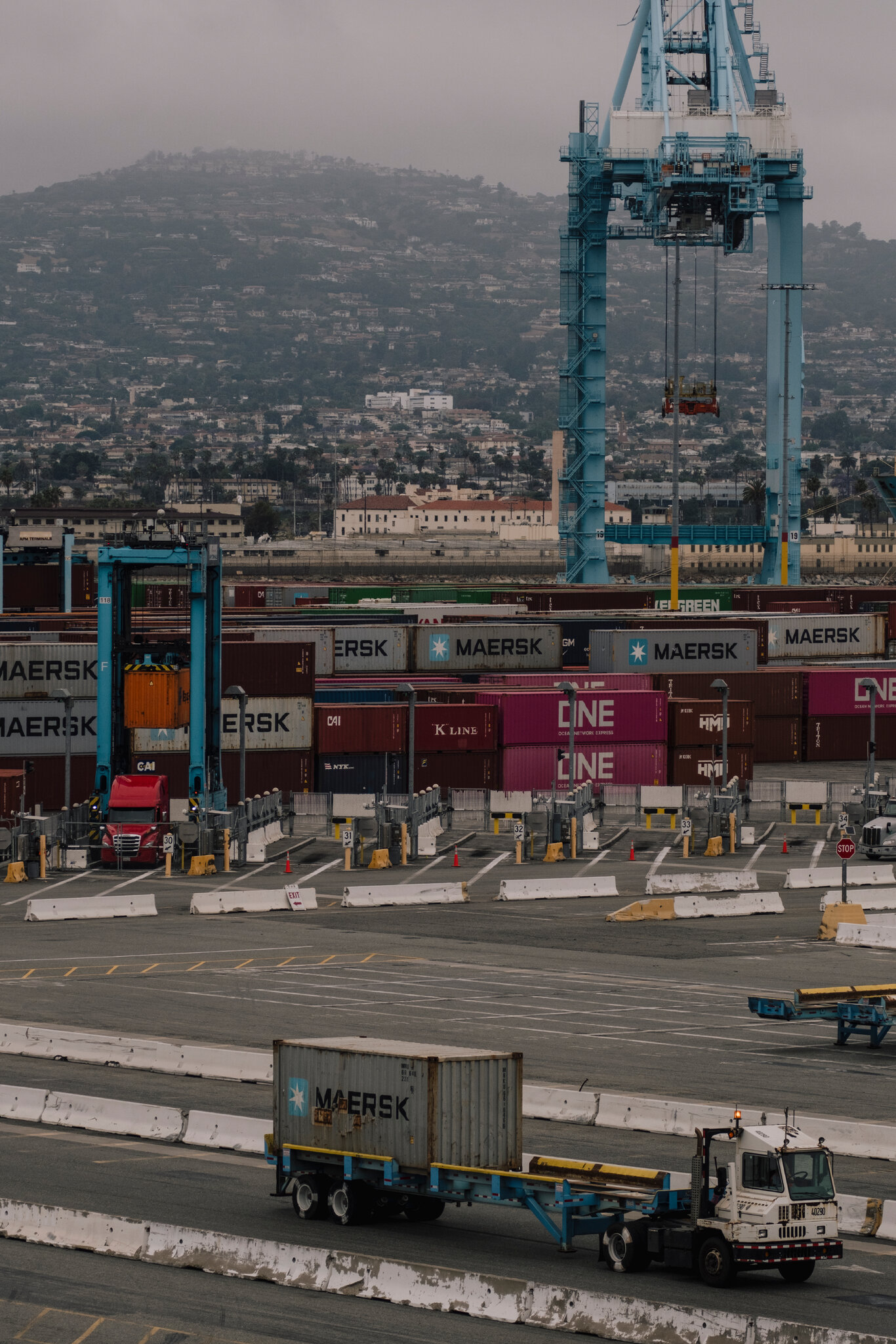 U.S. Trade Deficit Falls in January