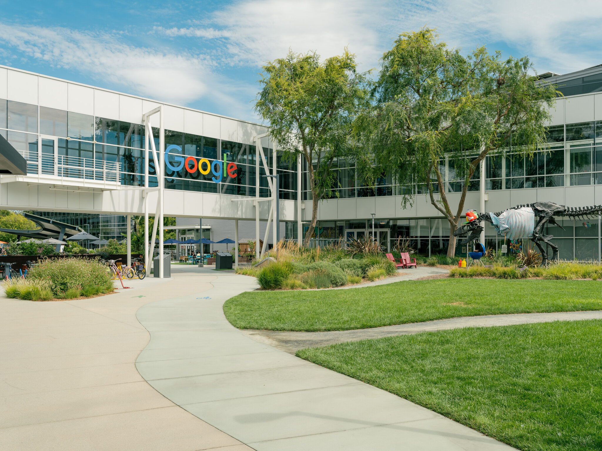 Google Sits Pretty as A.I. Rivals Compete for Pentagon Favor