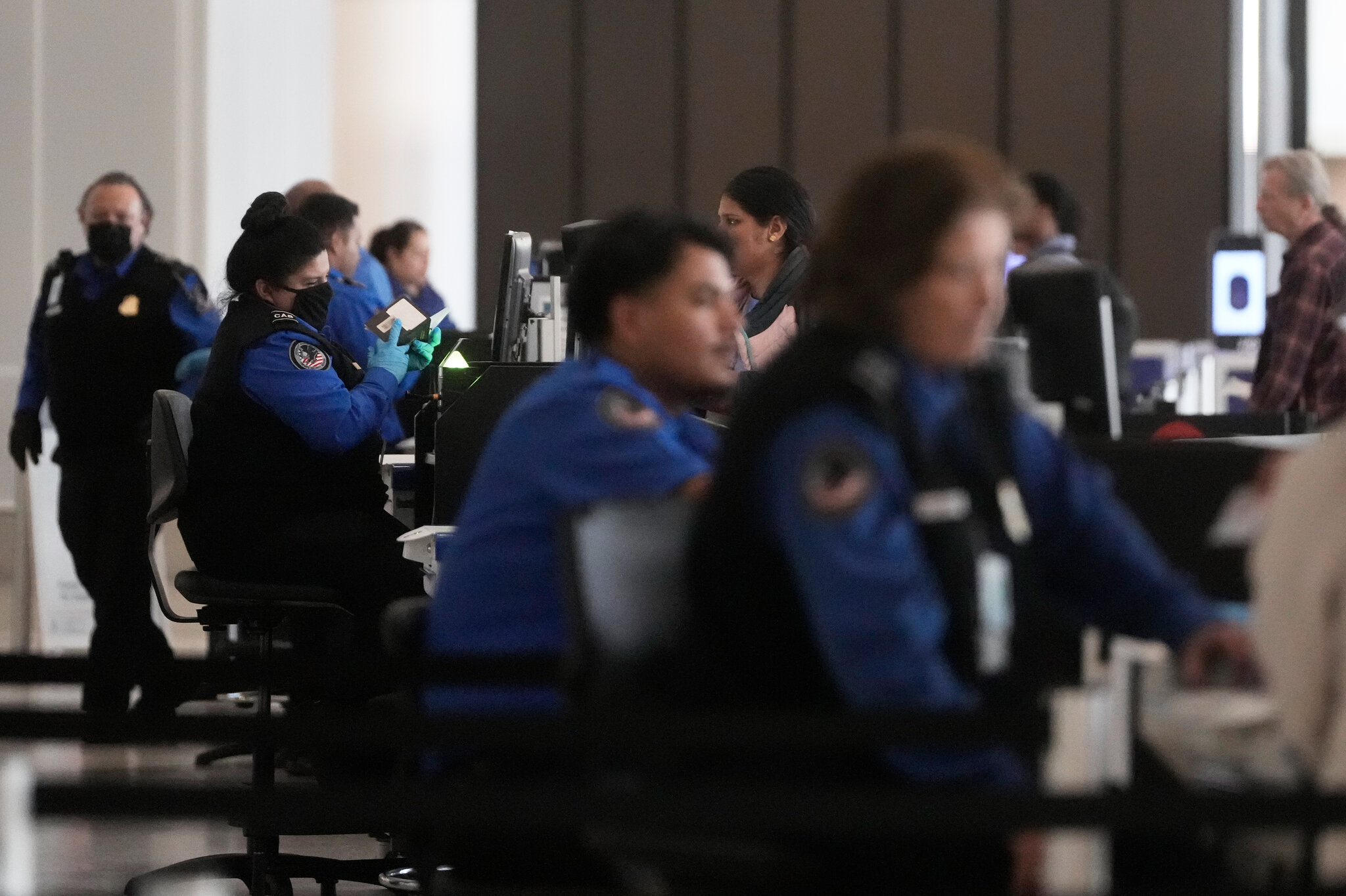 Airport Security Workers to Miss Paycheck as Shutdown Drags On