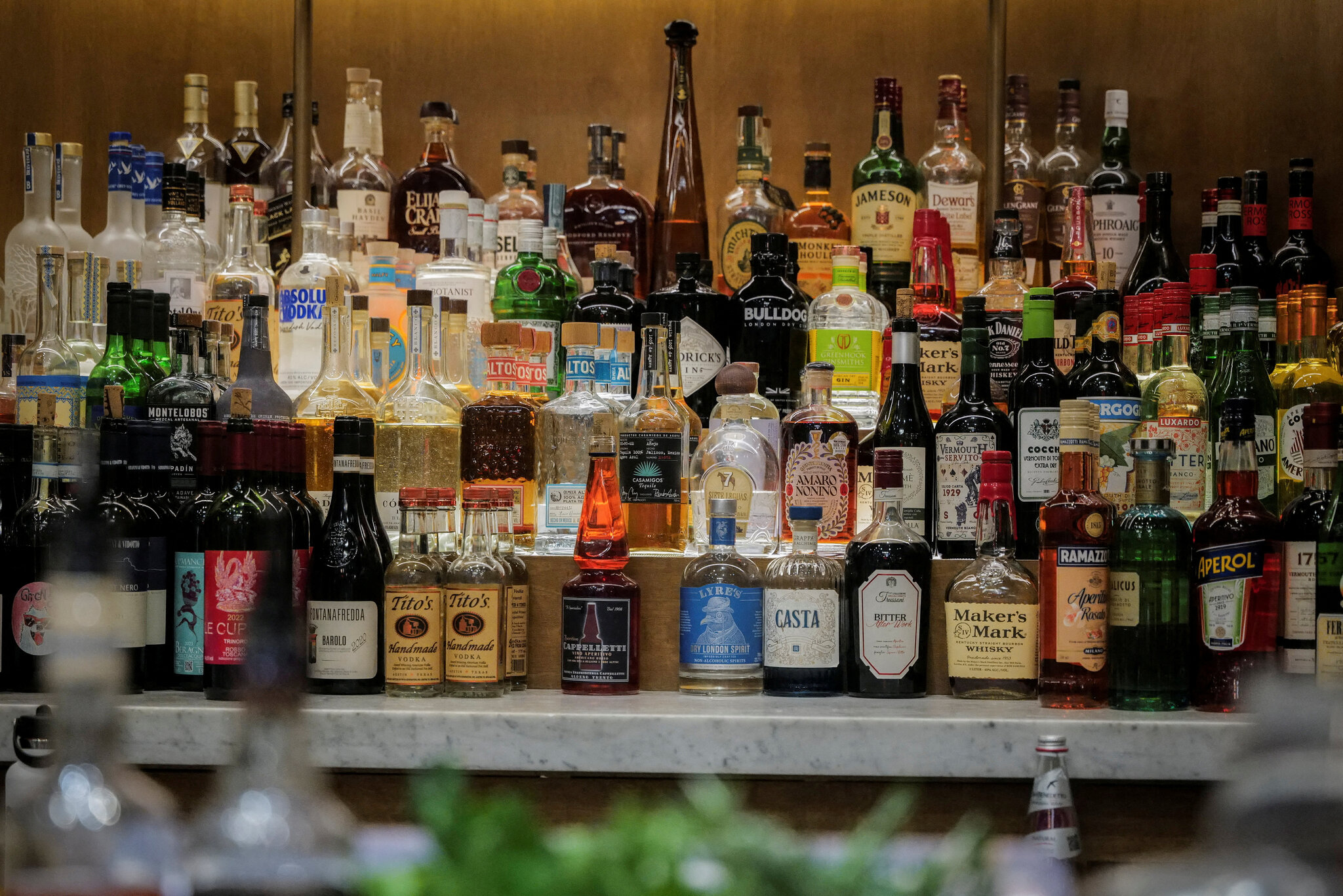 Dinner and No Drinks: Restaurants Are Struggling as Americans Drink Less