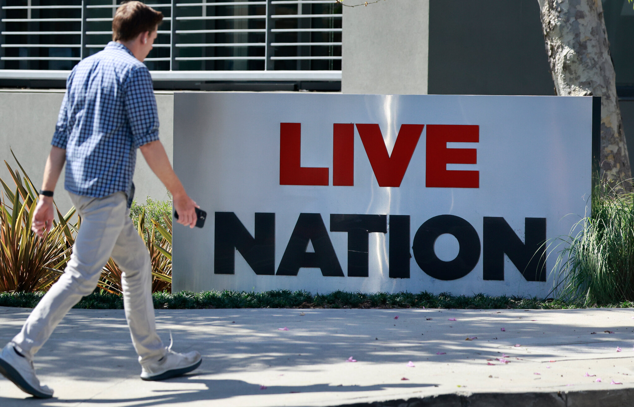 Live Nation Antitrust Case Resumes With Testimony About Springsteen Fees