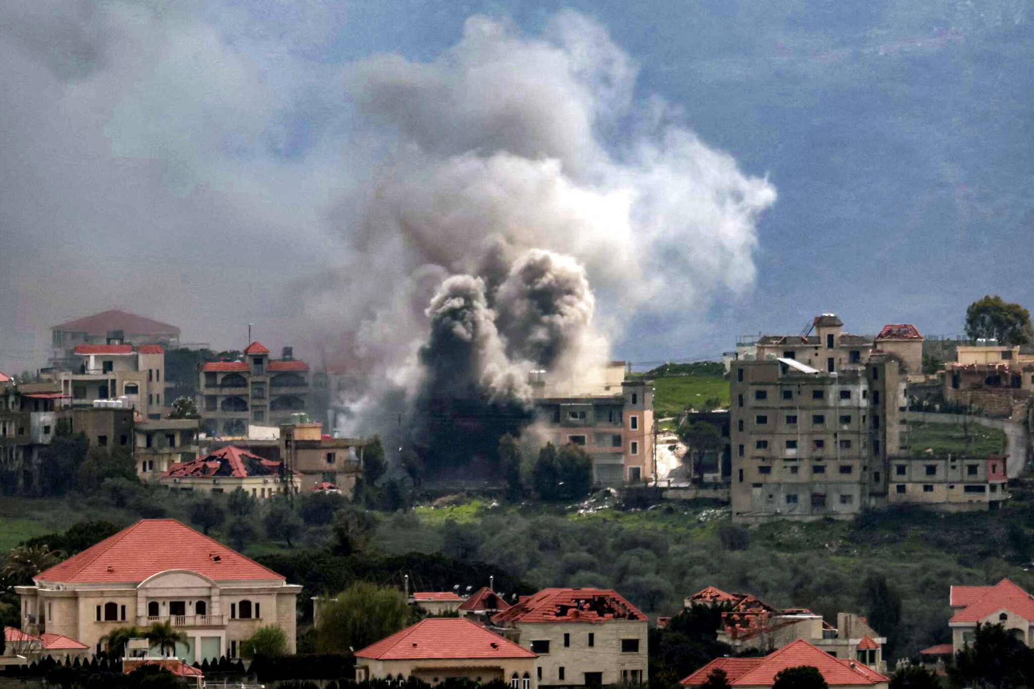 Israel’s Expanding Ground Assault in Lebanon Meets Resistance in Hilltop Town