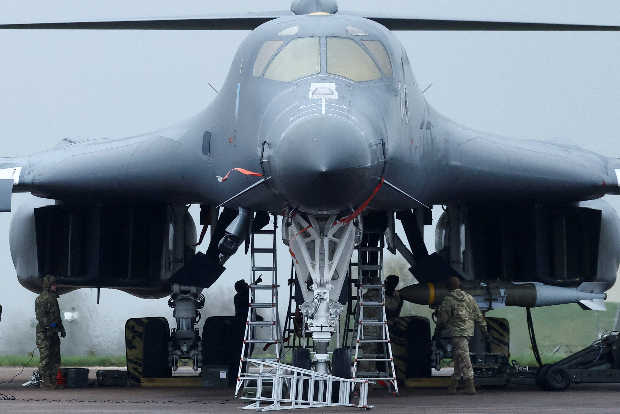 As American Bombers Take Off From Britain, Memories of Iraq Loom Large