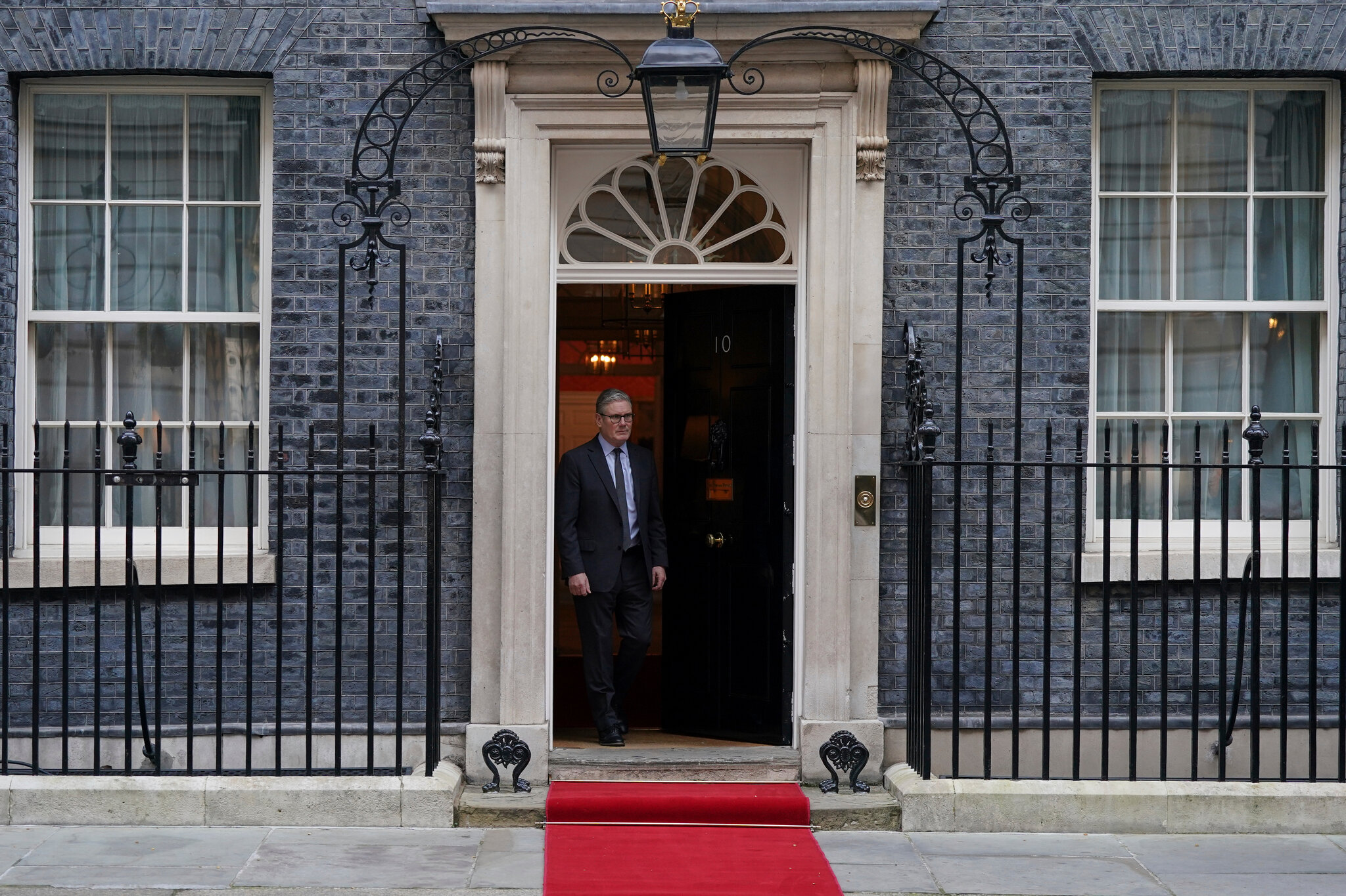 U.K. Advisers Sent to U.S. to Help Develop Options to Reopen Strait of Hormuz