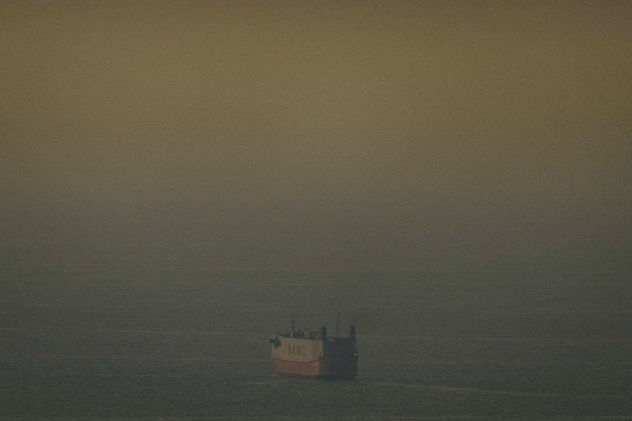 U.S. Attacks Iranian Drones and Vessels to Try to Open Strategic Shipping Lane