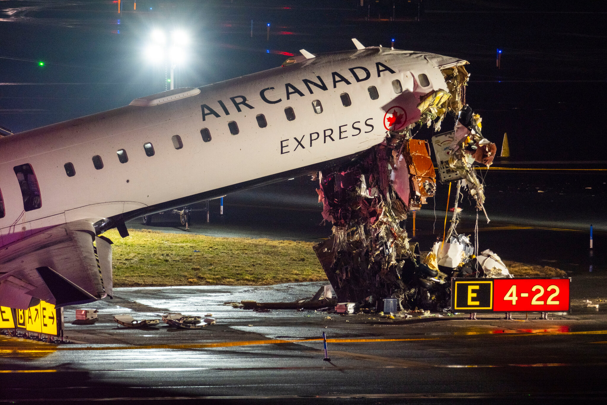 F.A.A. Is Investigating if Another Jet’s Issue Distracted a Controller