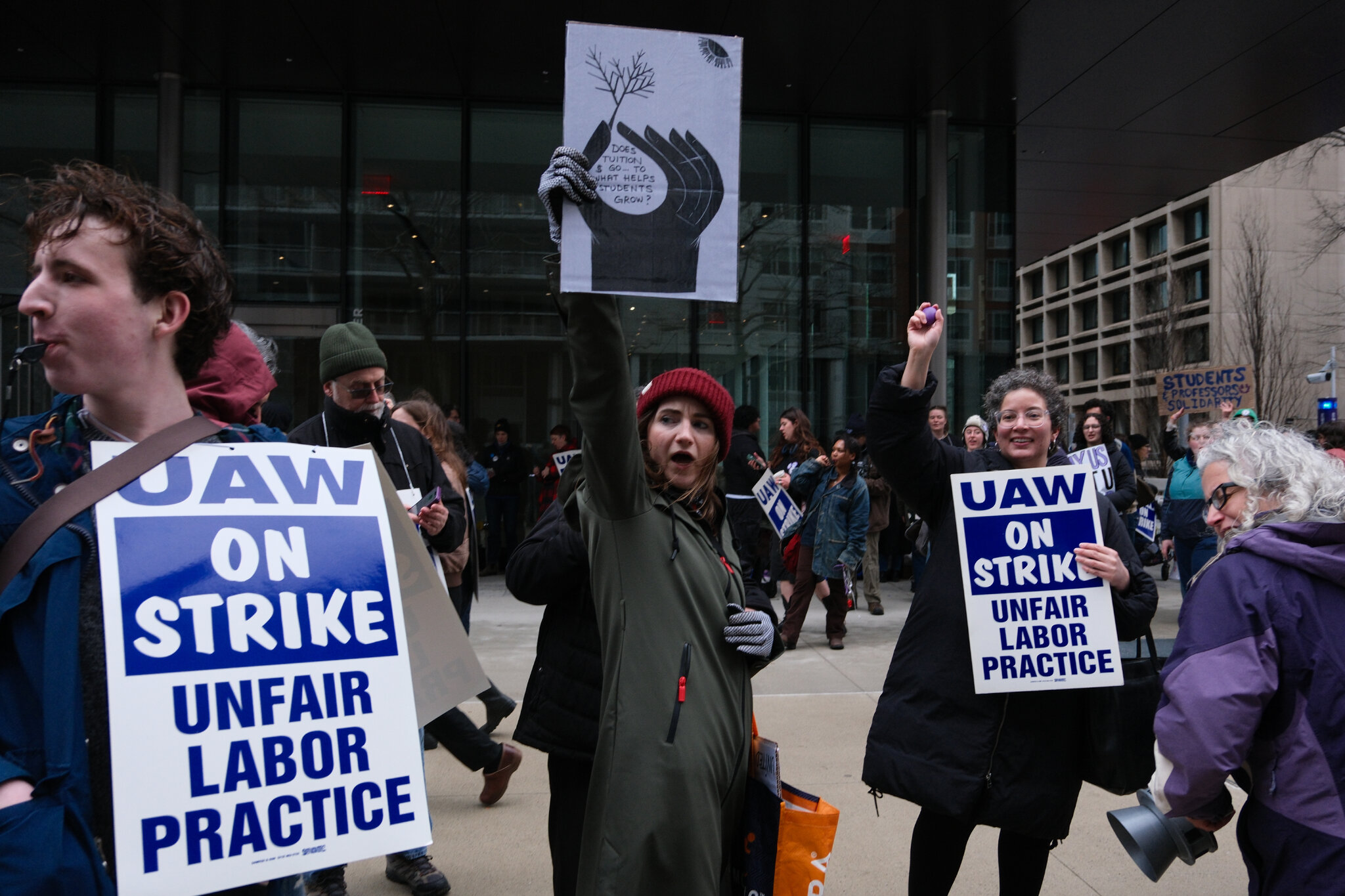 Hundreds of N.Y.U. Professors Begin Strike Over Pay and Job Protections