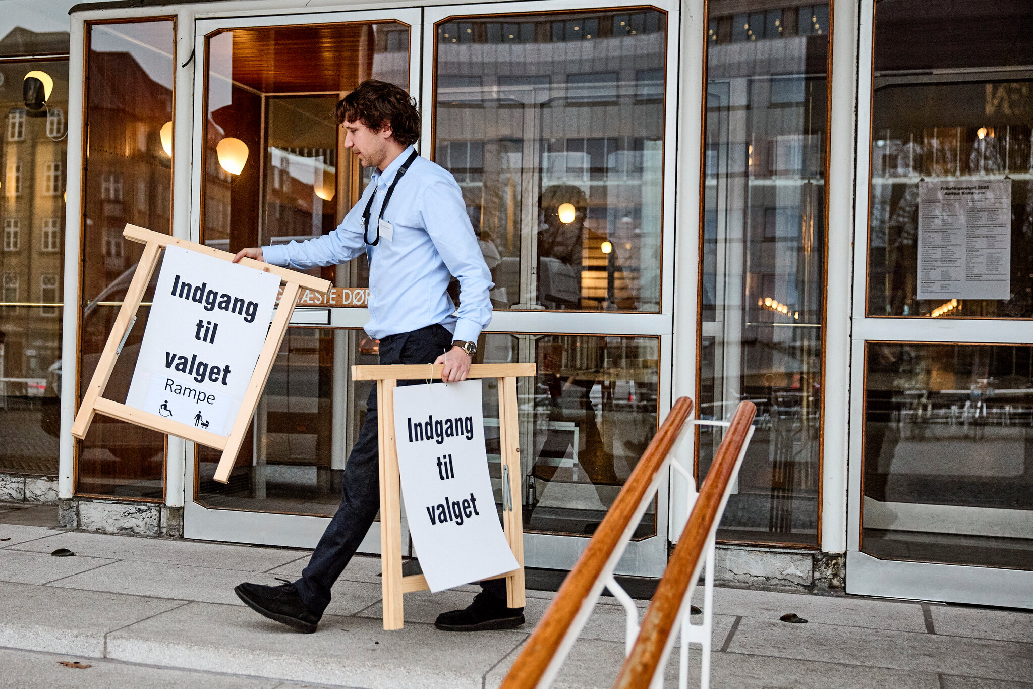 Danes Vote, With Trump on Their Minds