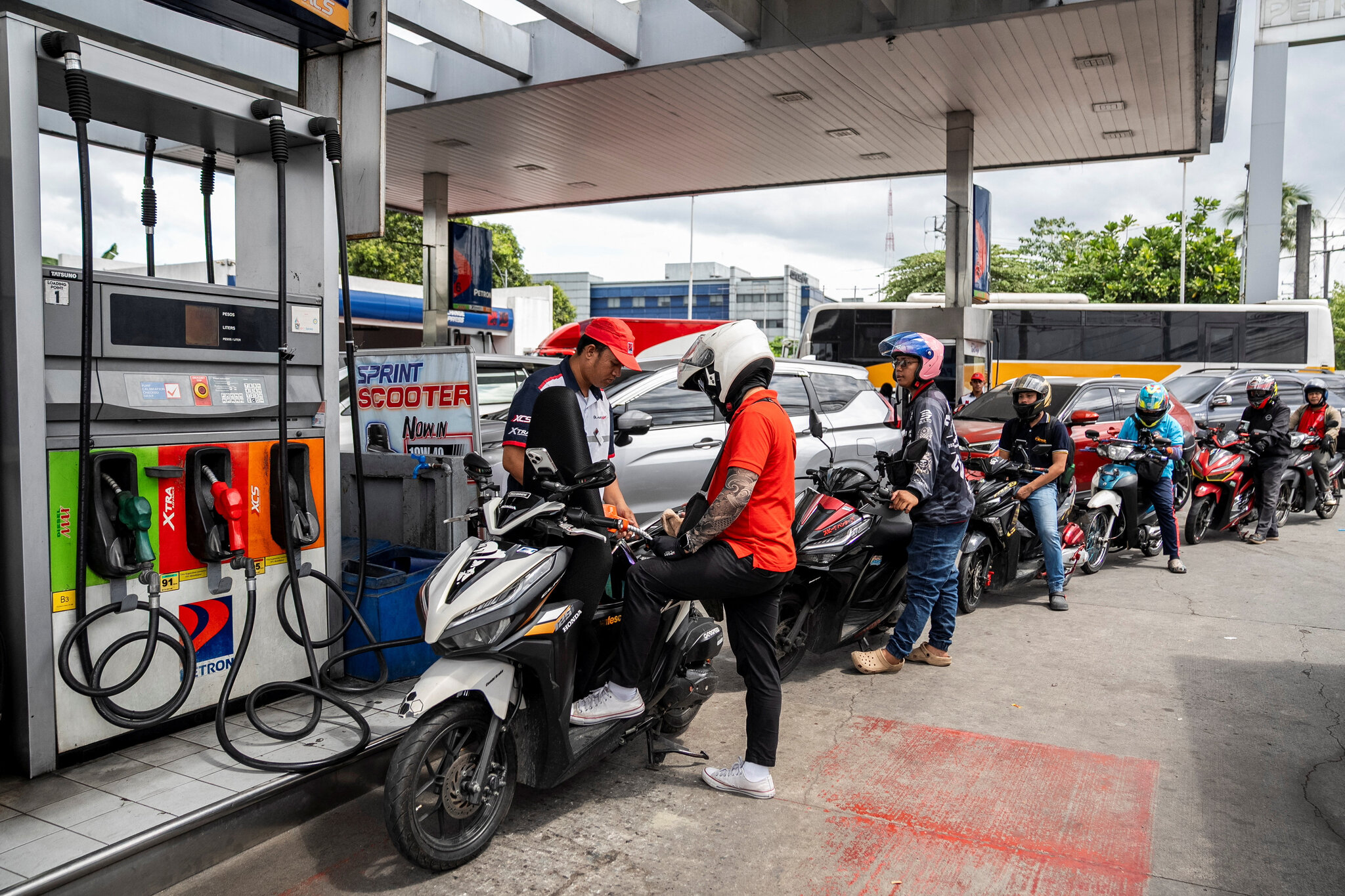 Philippines Declares National Emergency Over High Fuel Prices