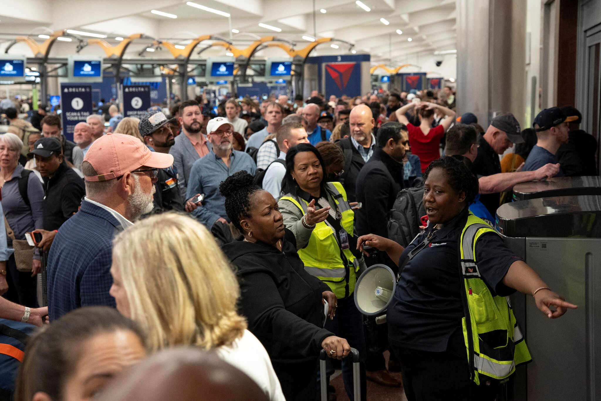 What It’s Like to Stand in an Airport Security Line for Hours
