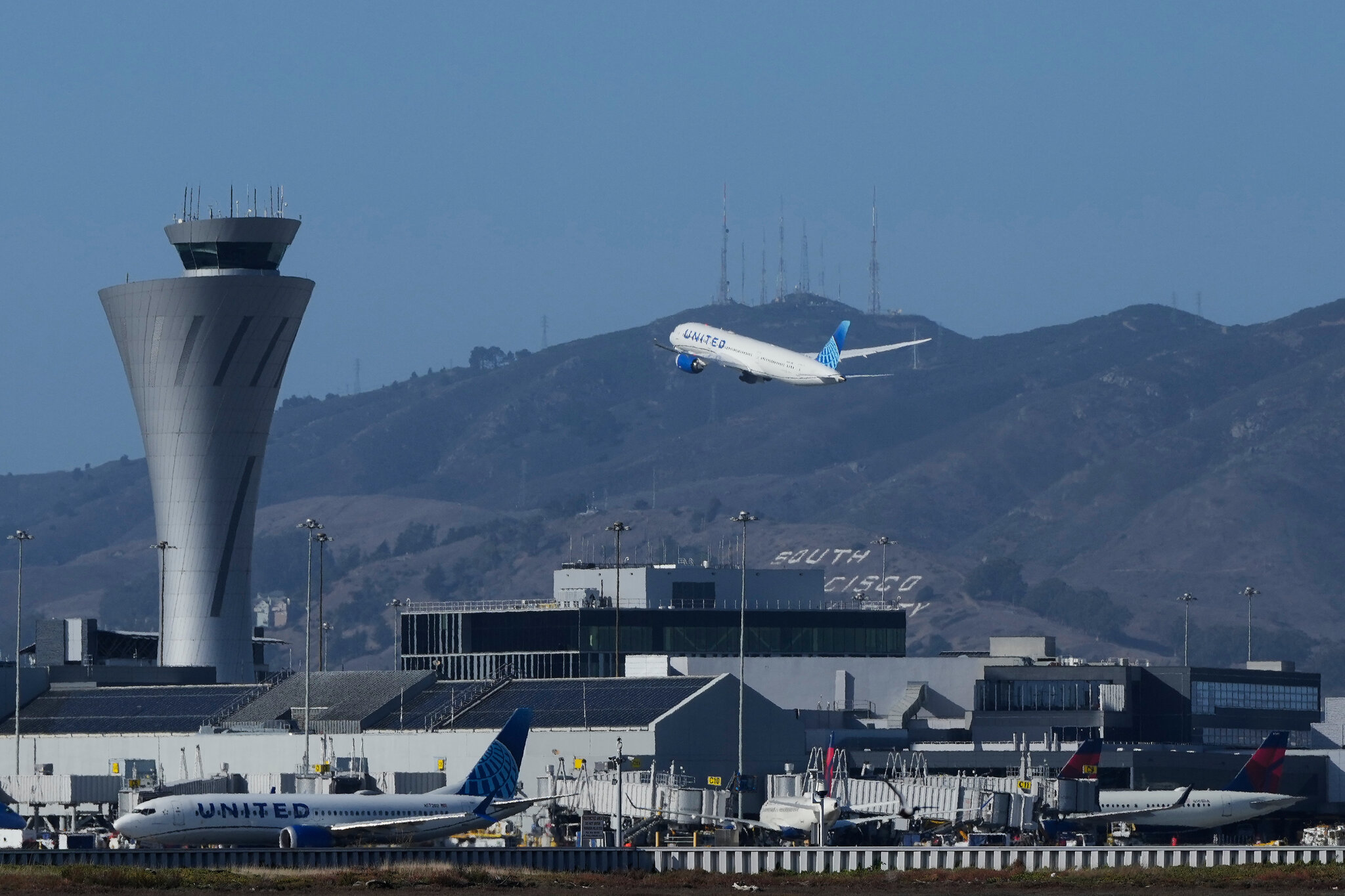 T.S.A. Tipped Off ICE Agents Before Arrests at San Francisco Airport