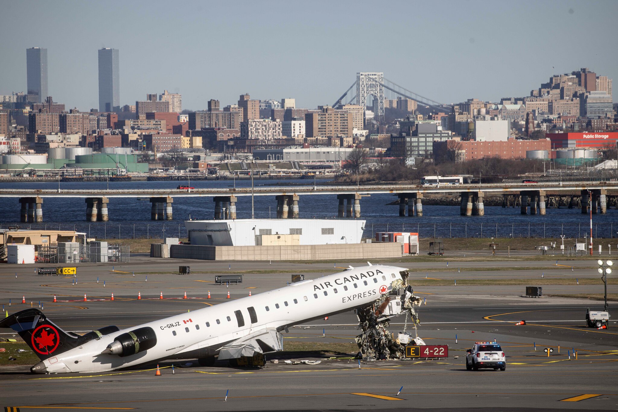 Safety Experts Considered LaGuardia Challenging but Not an Outlier