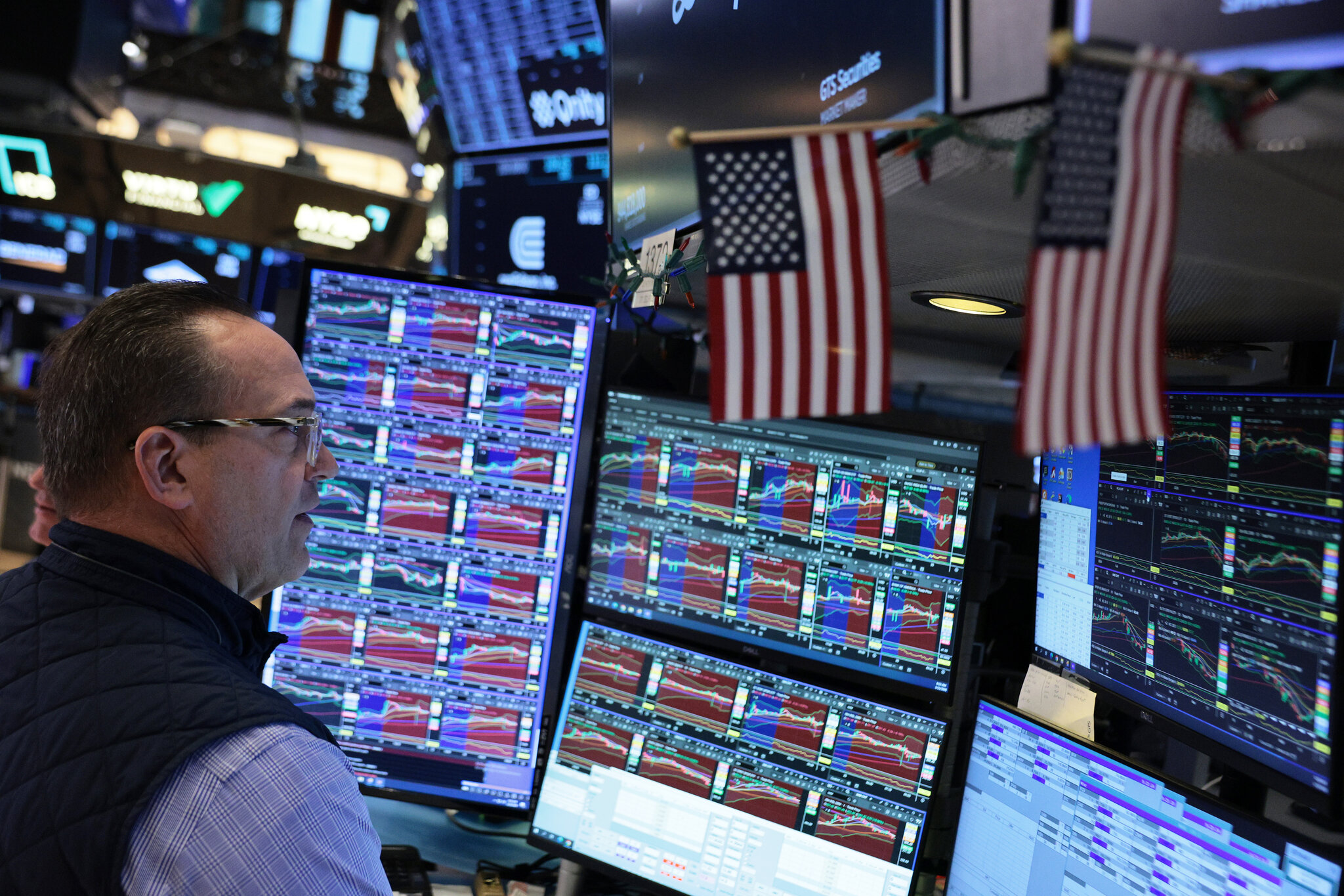 As Markets Revolt in the Face of War, Trump Extends Iran Deadline