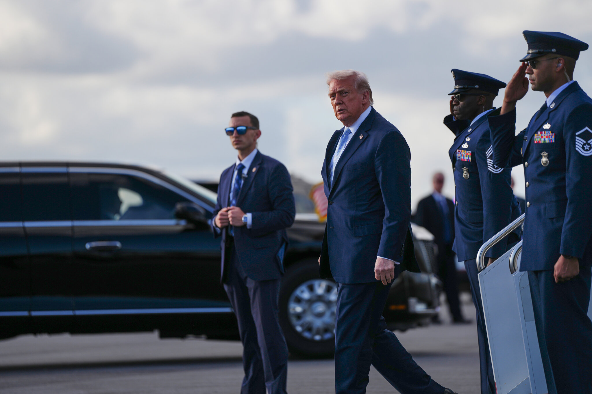 Wild Ultimatums and ‘Bombing Our Little Hearts Out’: A Portrait of Trump at War