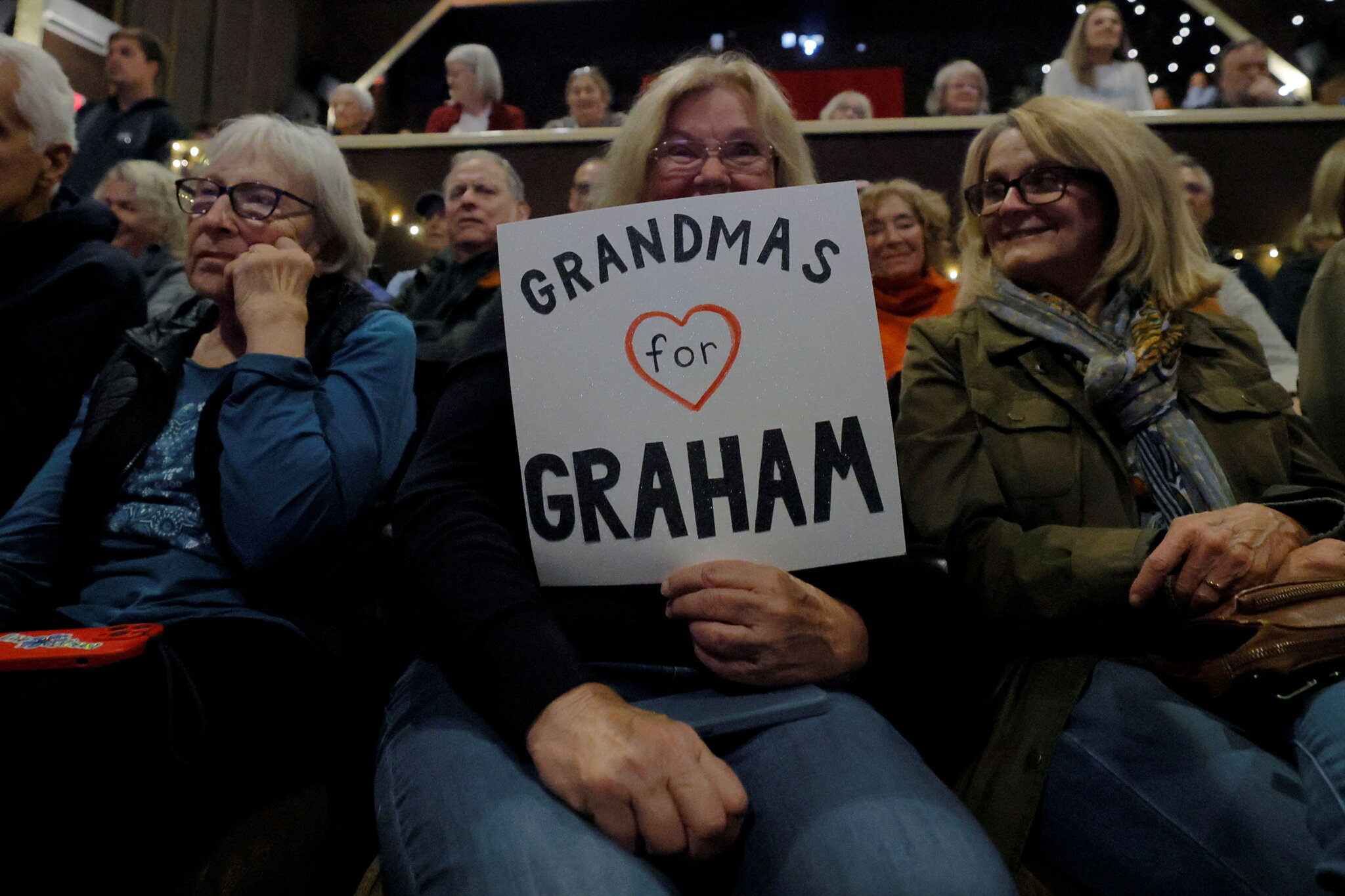 In Maine, Many Older Women Prefer the Younger Man for Senate