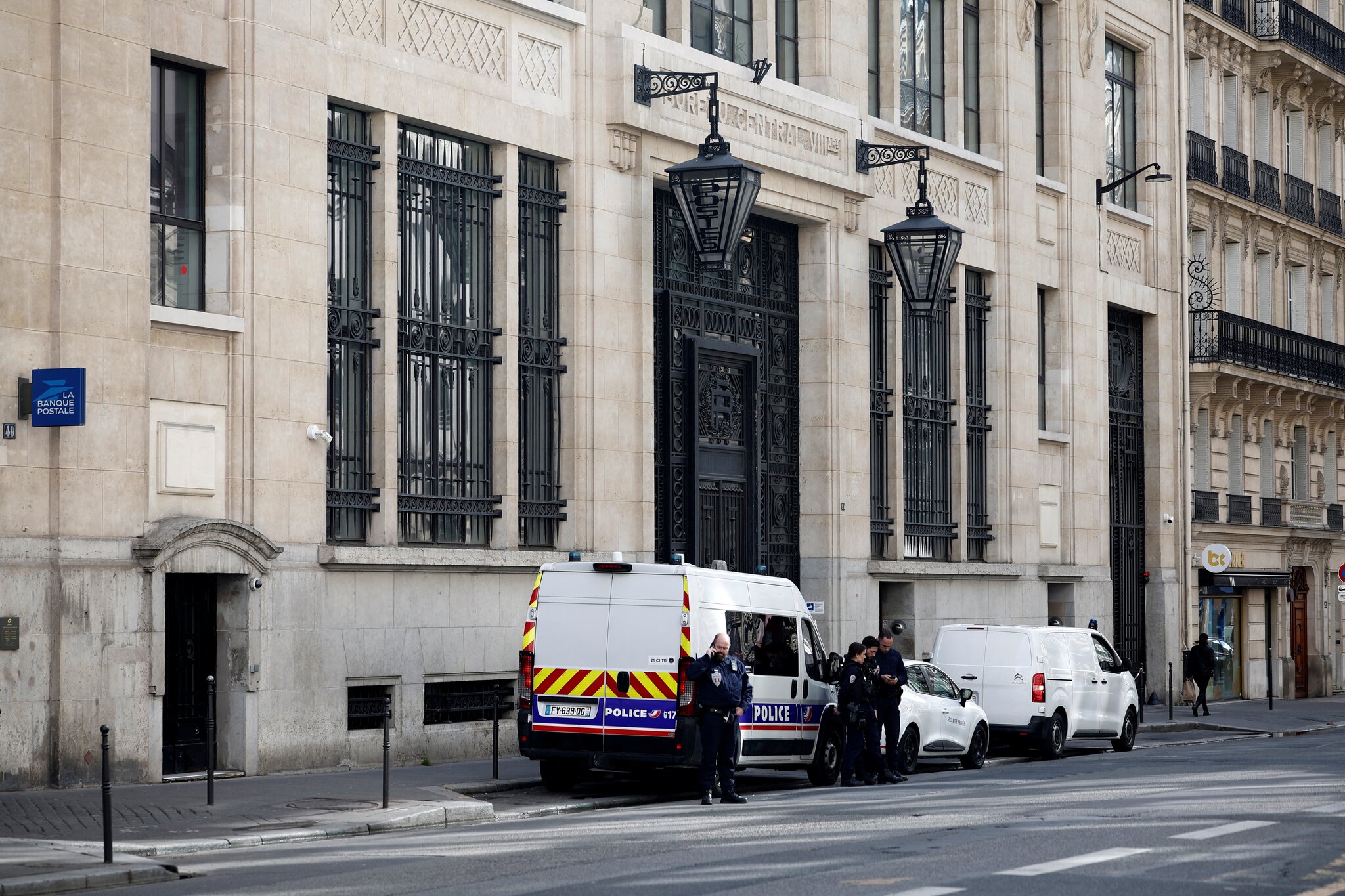 Man in Paris Accused of Attempted Attack on Bank of America