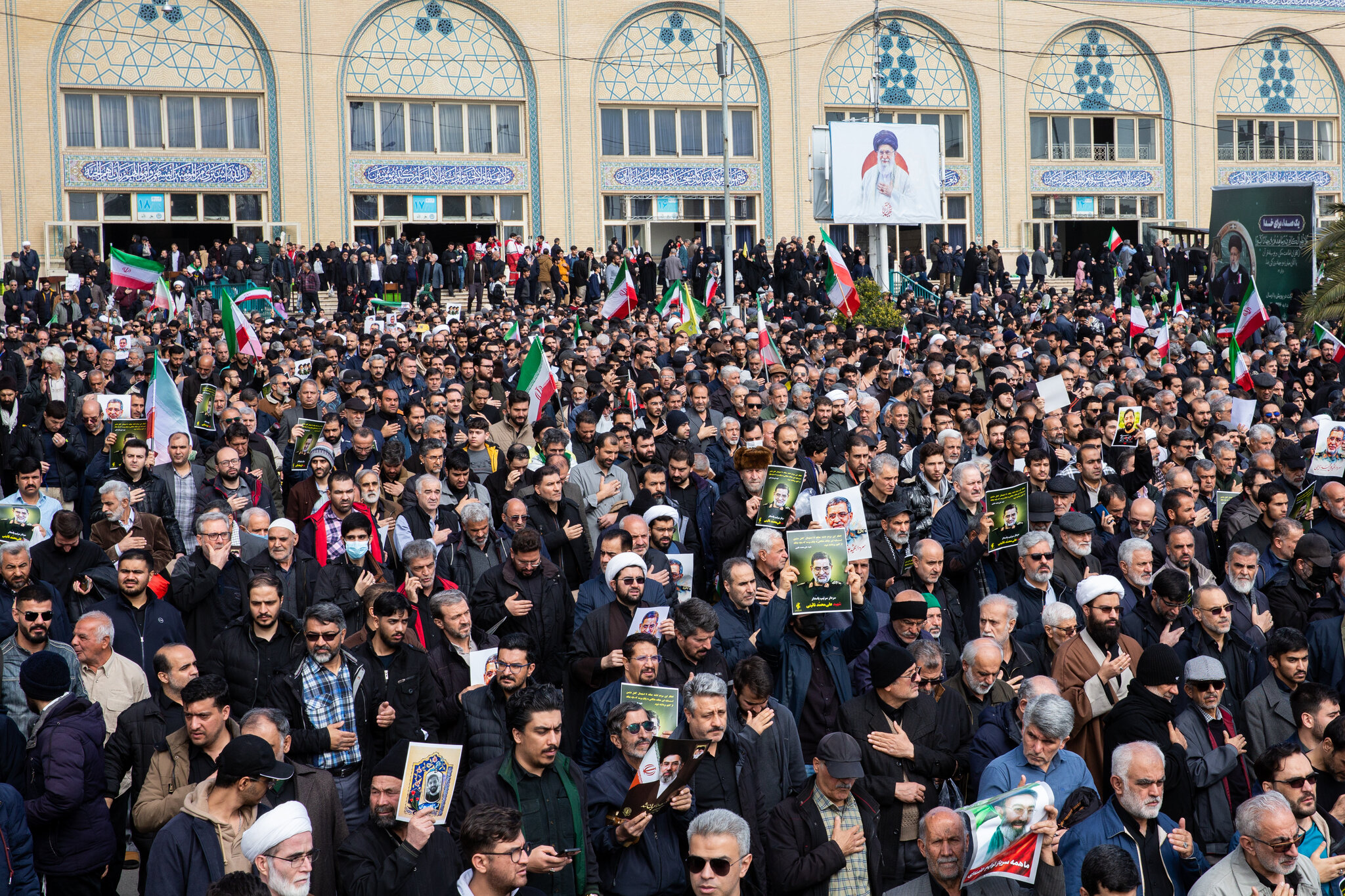 Iran’s Fractured Leadership Is Struggling to Coordinate, Officials Say