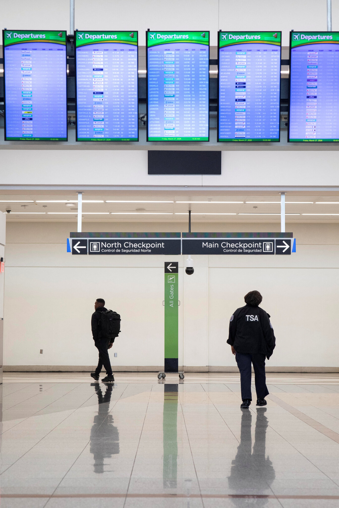 Senators Seek Answers From Trump Administration About Airport Immigration Arrests