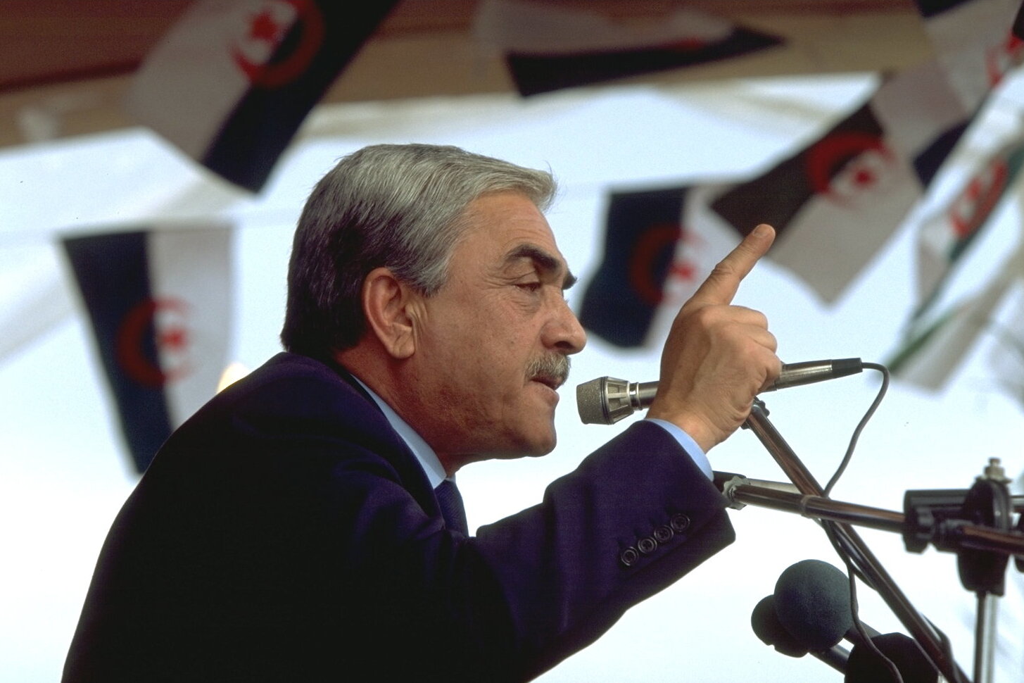 Liamine Zeroual, Algerian President During Bloody Civil War, Dies at 84