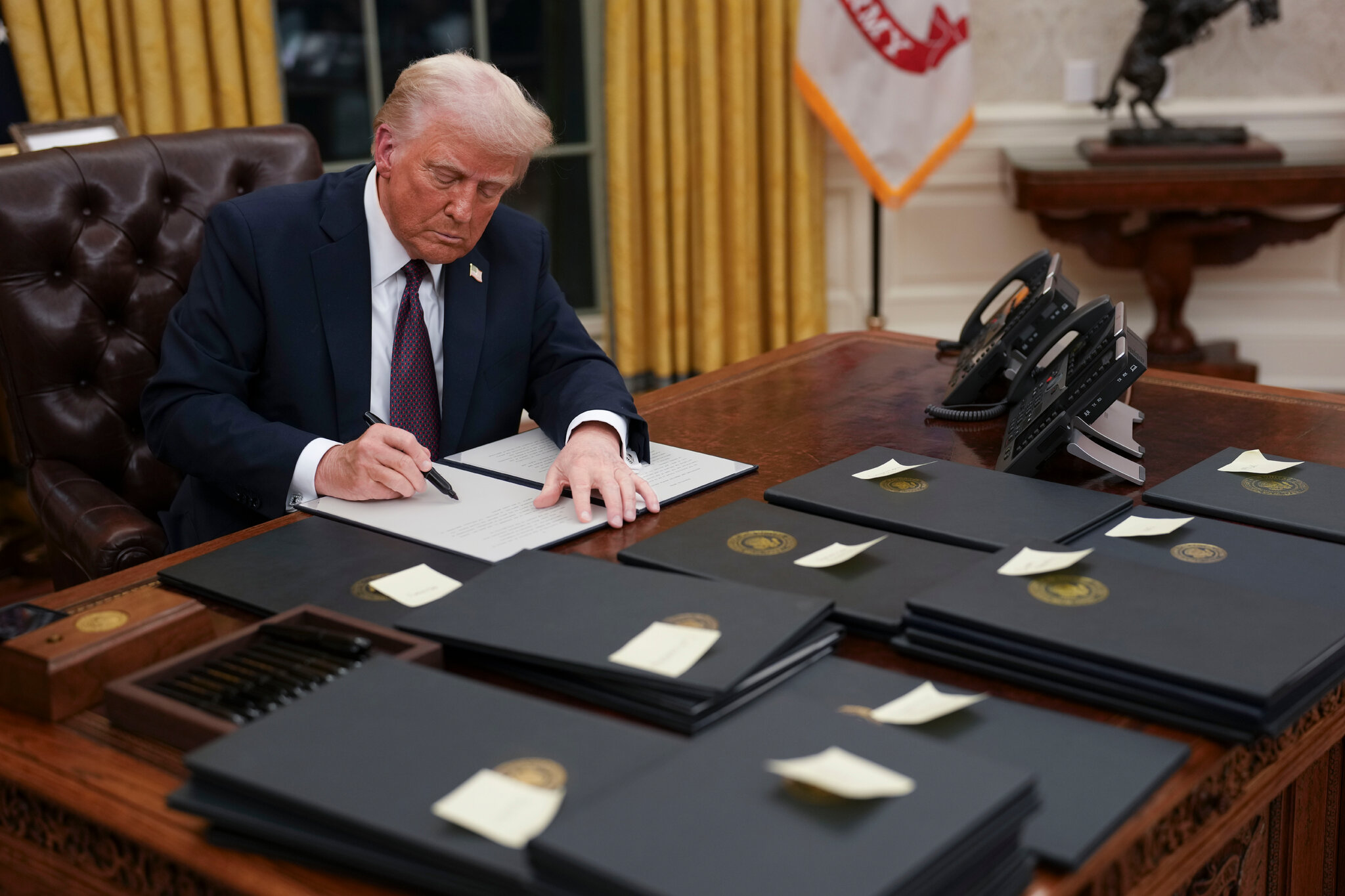 Trump’s Birthright Citizenship Order Draws Lines Scholars Find Indefensible